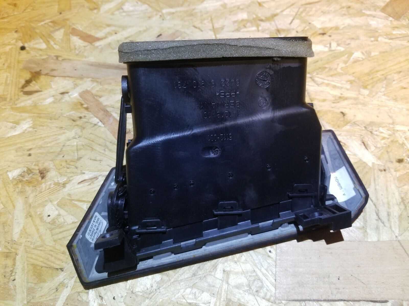 2004-2007 BMW 530xi E60 Left Driver Side Front Dashboard Air Vent OEM 6910731 - Perfect for AC System Repair & Interior Restoration