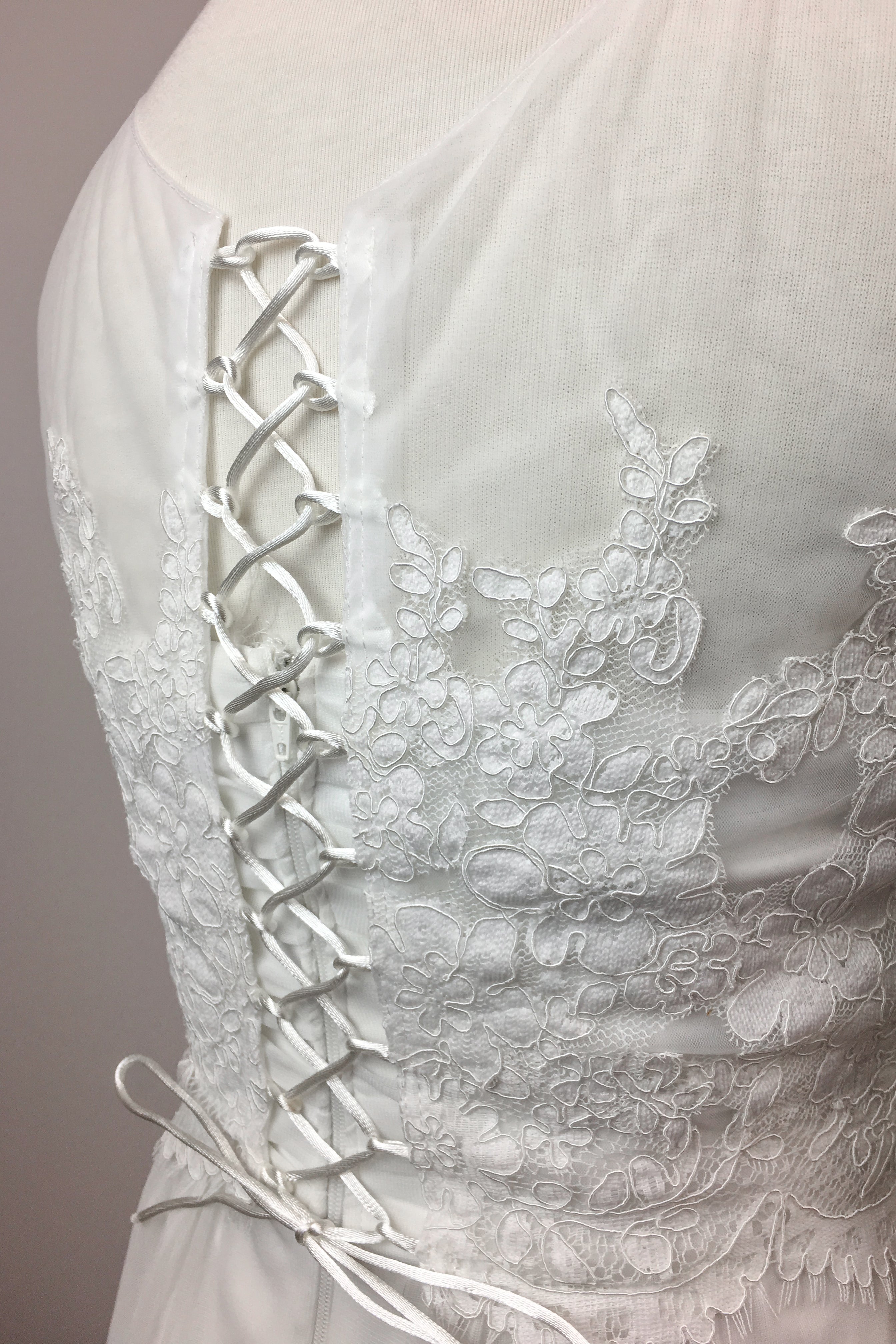 Elegant Lace Bolero Top for Brides - Summer Wedding Cover Up - Perfect for Beach Weddings, Outdoor Ceremonies & Photoshoots