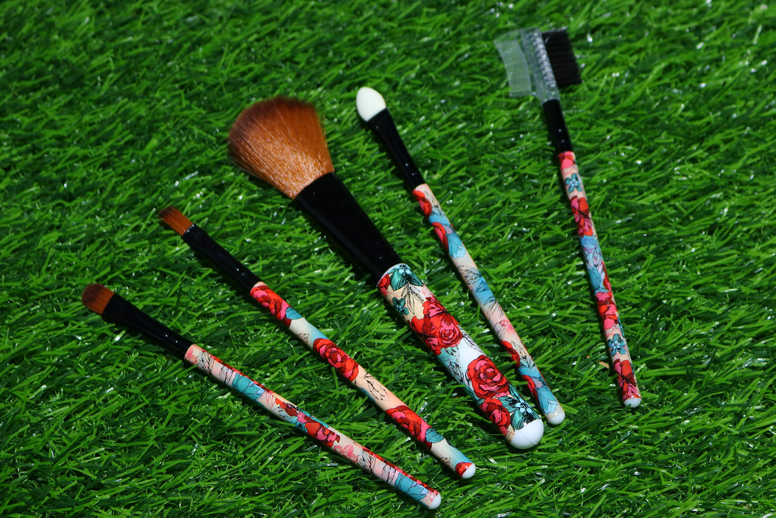 Brands4Ever 5-Piece Mini Makeup Brush Set - Soft Bristles for Eyeshadow, Blush, Foundation & More - Perfect for Travel & On-The-Go Touch Ups