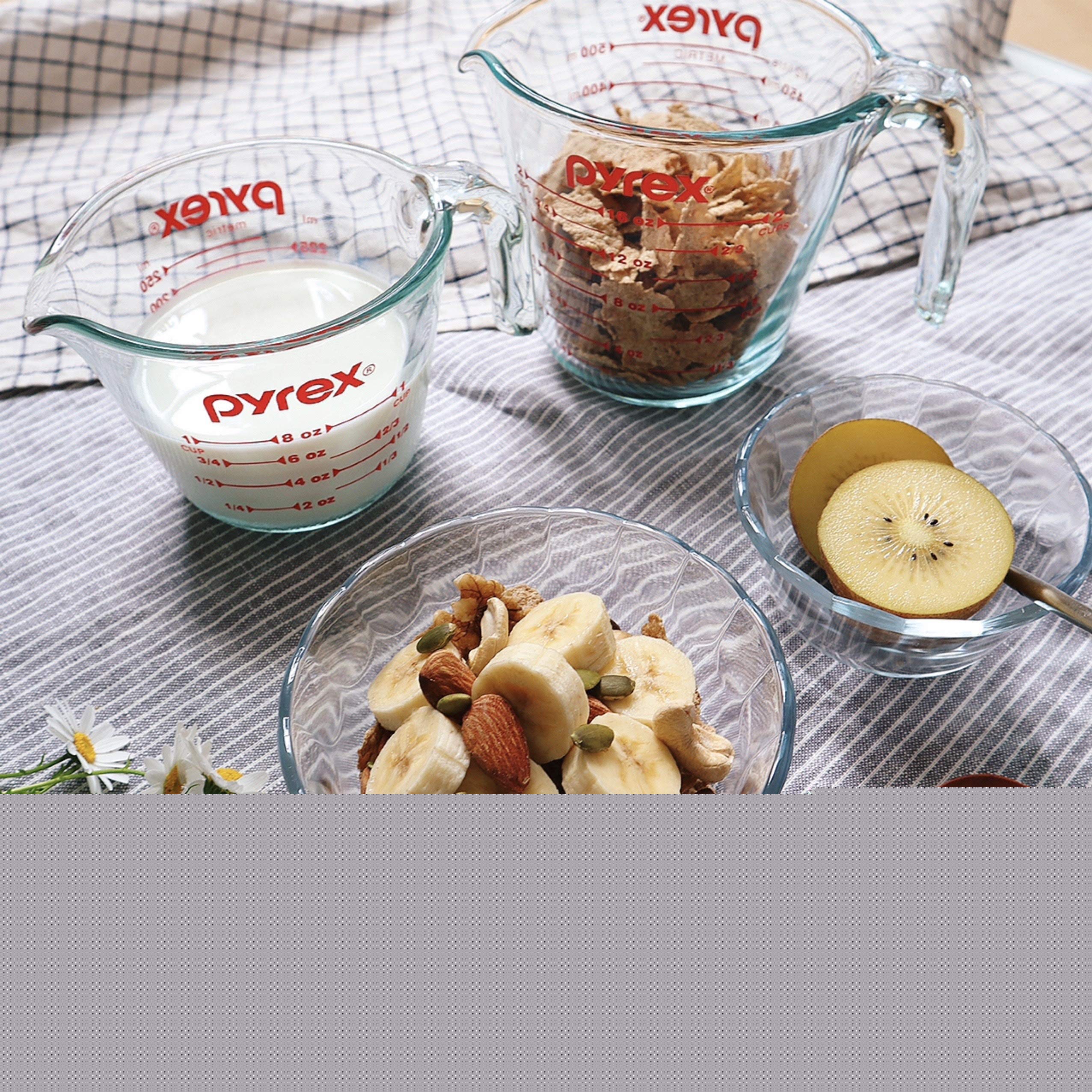Pyrex CP-1551 Clear Glass Custard Cups, 6.1 fl oz (180 ml) - Set of 4 for Baking, Desserts & Meal Prep - Microwave & Oven Safe Bakeware