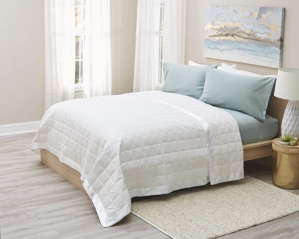 Soft & Cozy Twin Size Blanket - Breathable White Fleece Throw for Bed, Couch & Dorm Room - Perfect for All Seasons, Gift Idea & Home Decor