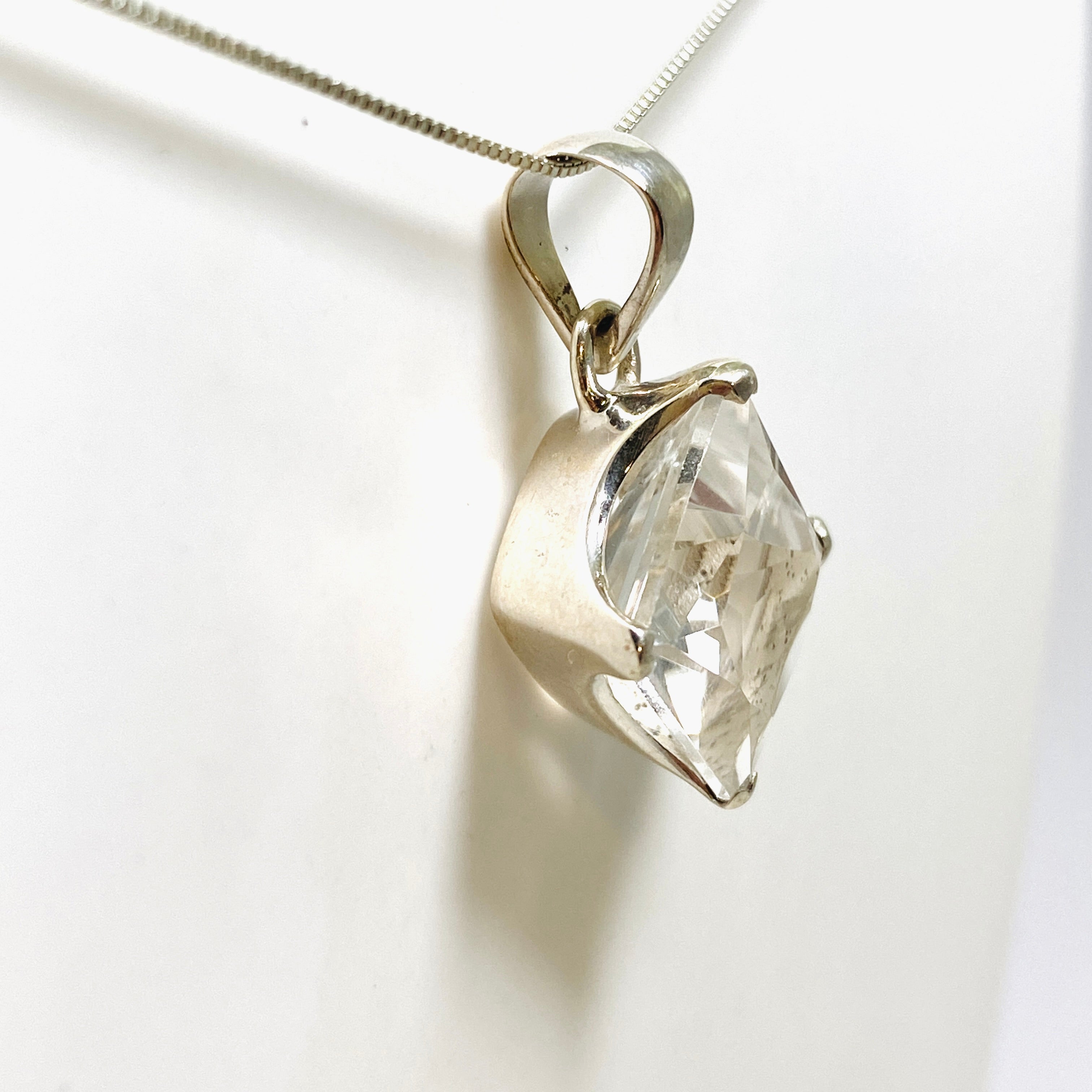 Natural Clear Quartz Square Faceted Pendant Necklace - PPGJ913 - Perfect for Meditation, Healing & Spiritual Jewelry Gifts