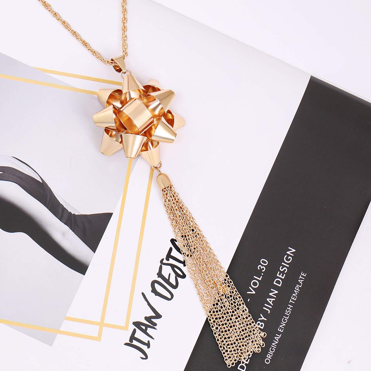 Christmas Necklace for Women - Elegant Xmas Gift with Bow Pendant & Tassel Chain - Perfect for Holiday Parties, Gift Giving & Festive Outfits