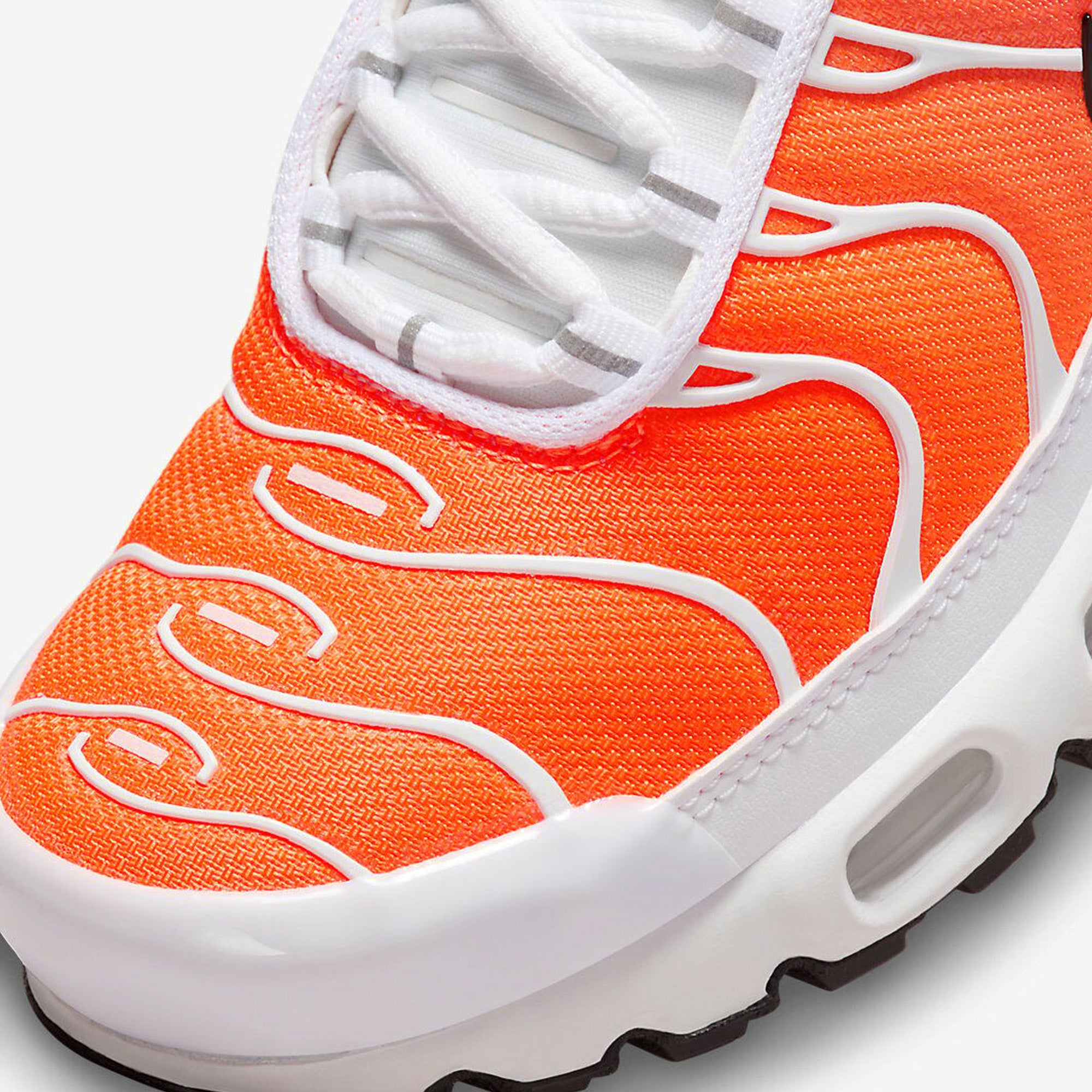 Nike Air Max Plus TN 'White Ember Glow' Running Shoes (2023) - Men's Lightweight Cushioned Sneakers for Gym, Jogging & Streetwear Fashion
