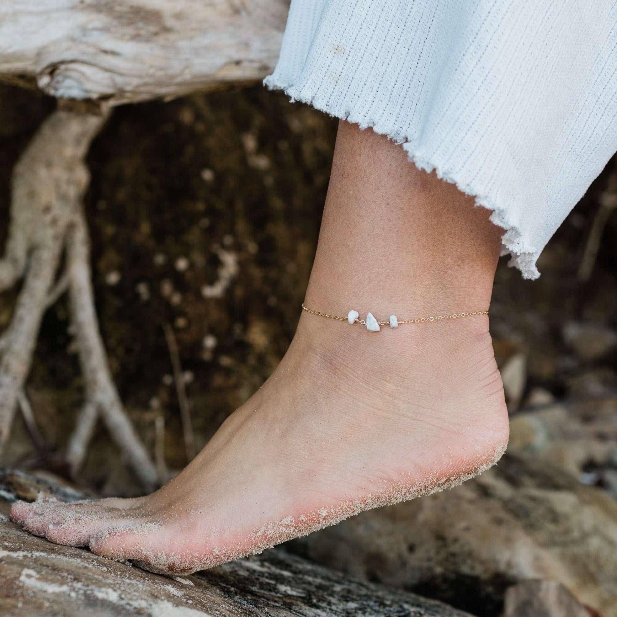 White Howlite Beaded Chain Anklet Bracelet - Natural Stone Ankle Jewelry for Women, Boho Chic Accessories for Summer Beach & Festival Outfits