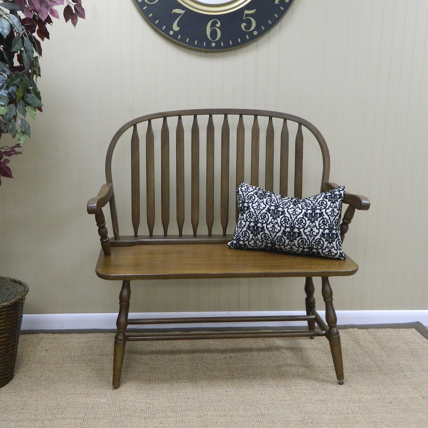 American Oak Windsor Living Room Bench - Stylish & Durable Seating for Living Rooms, Entryways & Bedrooms