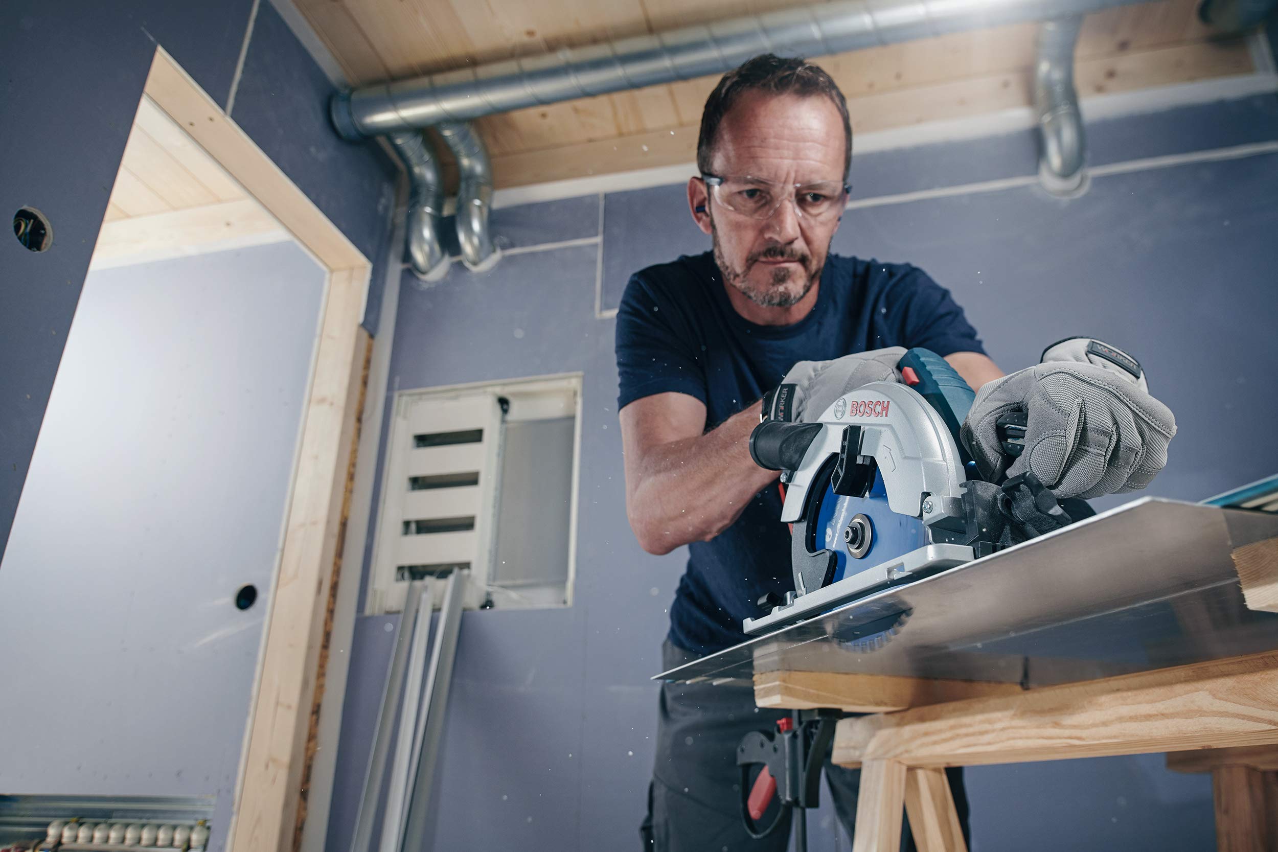 Bosch Professional 210mm Circular Saw Blade for Aluminum Cutting - 66 Teeth, 30mm Arbor, 2mm Thickness - Compatible with Cordless Circular Saws - Perfect for DIY Projects, Woodworking, and Metal Fabrication