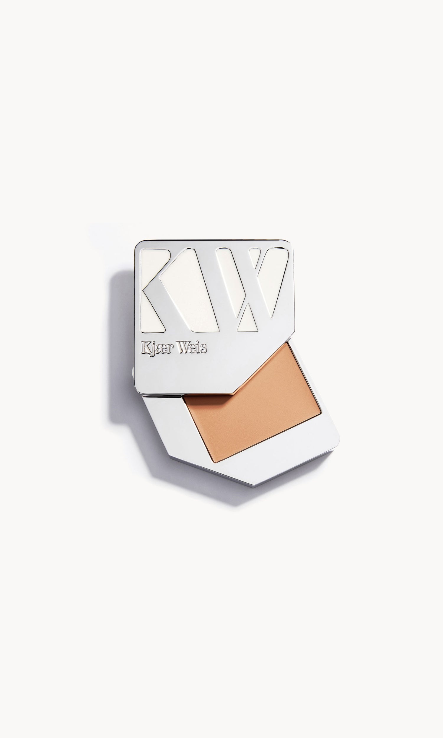 Feathery Cream Foundation M210 - Lightweight, Buildable Coverage for Flawless Skin | Perfect for Daily Wear & Special Occasions