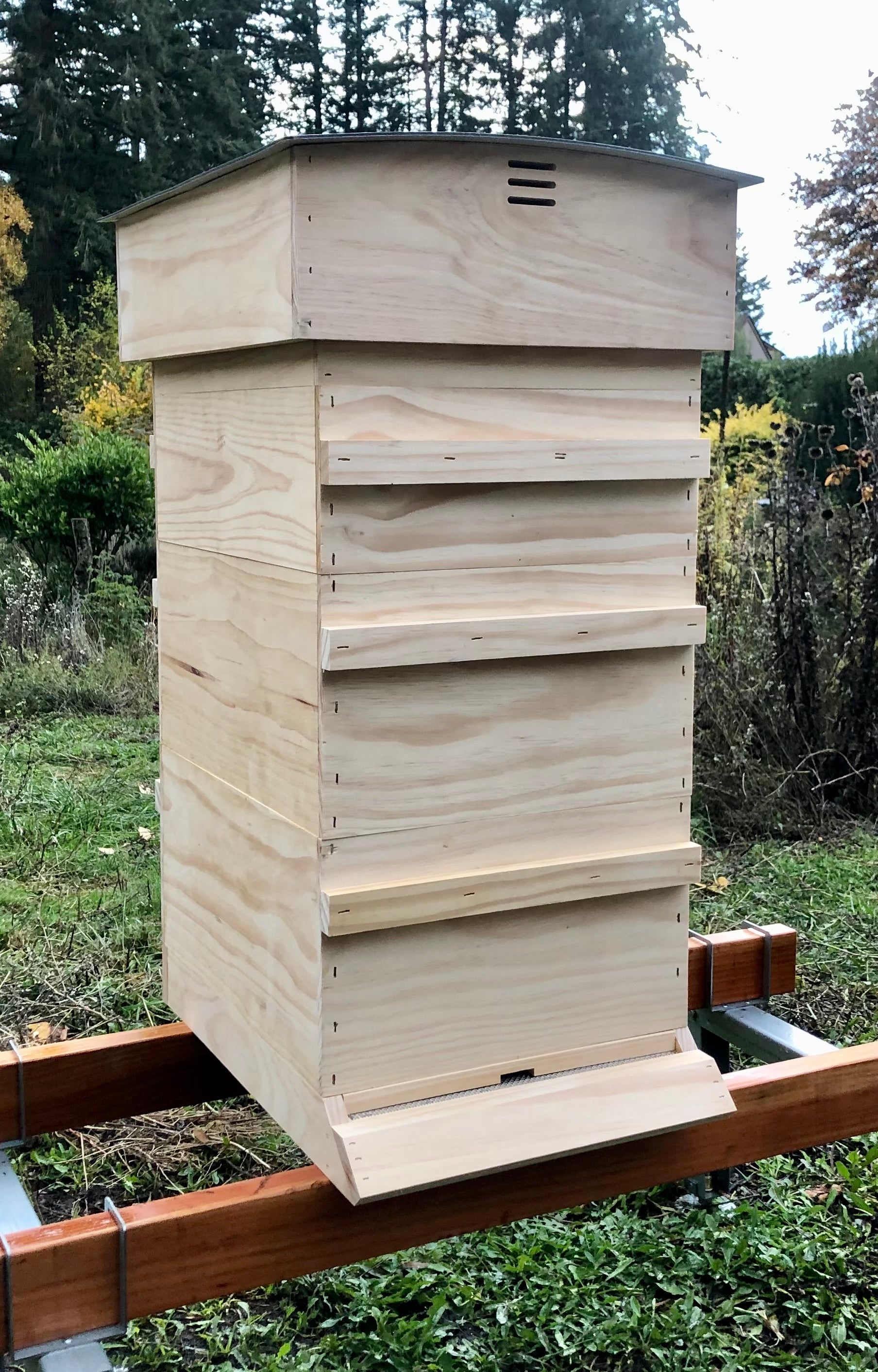 Durable Hive Boxes with Cleat Handles - Premium Beehive Frames for Beekeeping & Honey Harvesting - Perfect for Backyard Apiaries & Commercial Beekeepers