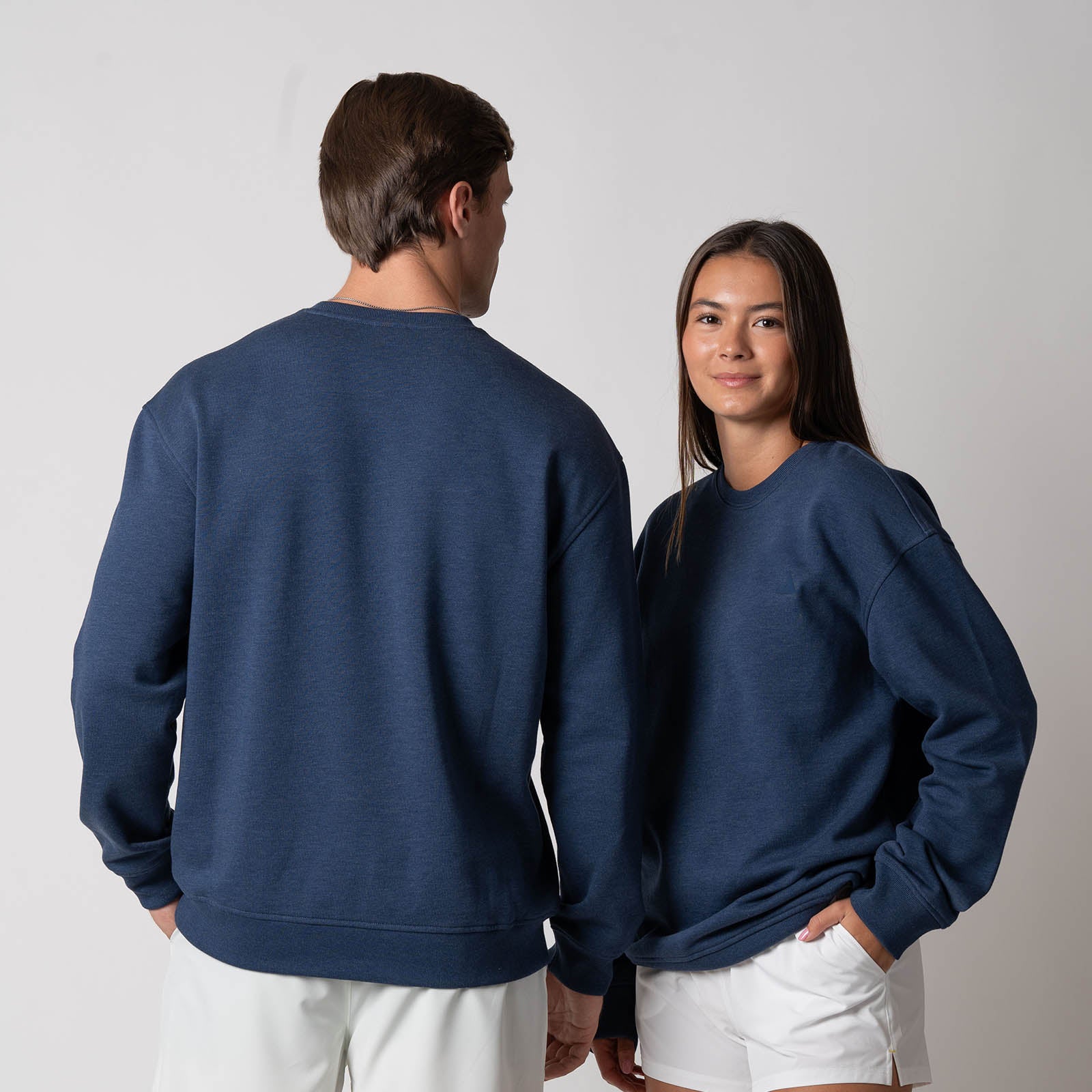 Unisex Fleece Crew Neck Sweatshirt - Soft & Warm Winter Pullover for Men & Women - Perfect for Casual Wear, Outdoor Activities & Layering