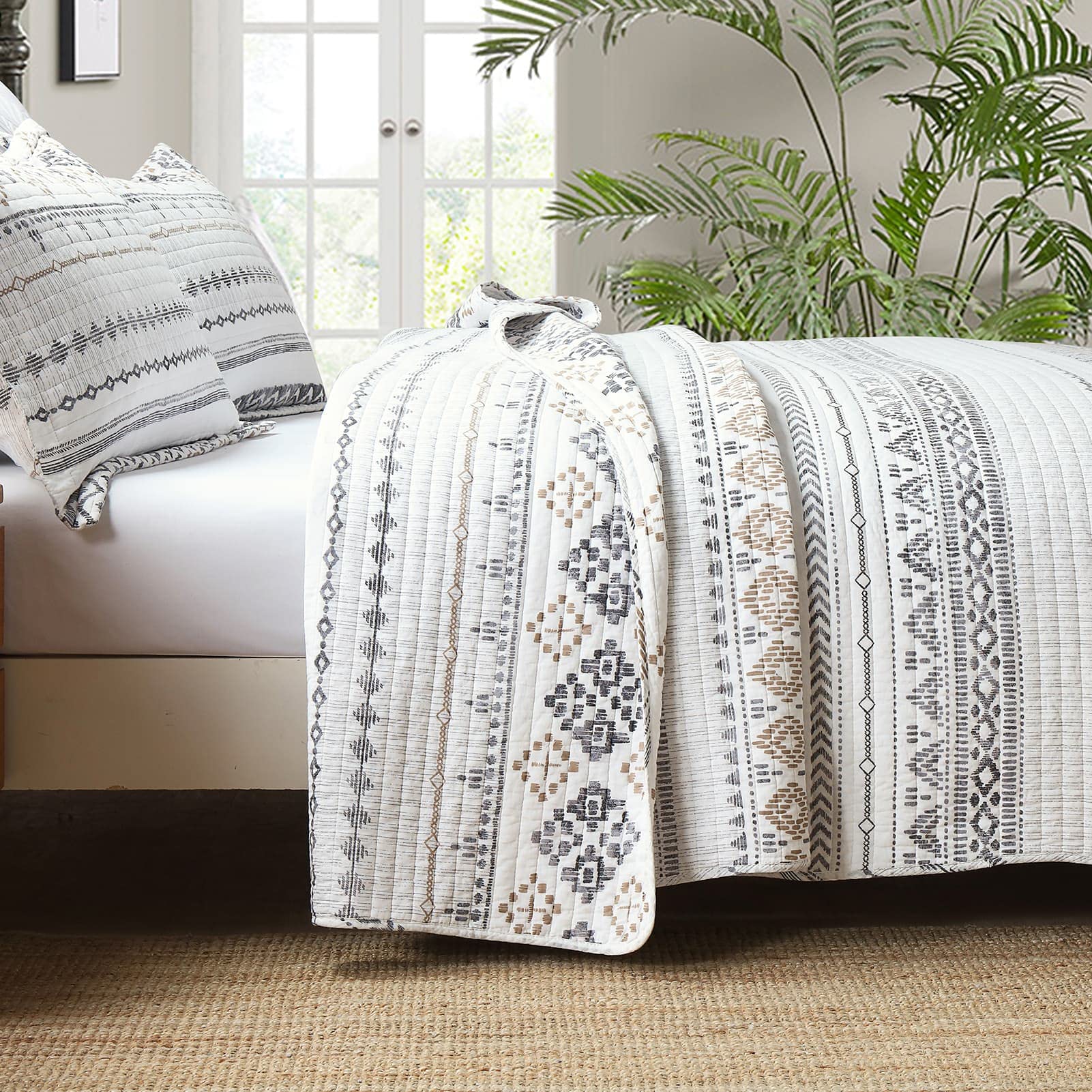 Y-PLWOMEN 100% Cotton King Size Boho Quilt Set - Lightweight Bohemian Bedspread for All Seasons (3-Piece, White) | Perfect for Master Bedrooms, Guest Rooms & Bohemian Home Decor