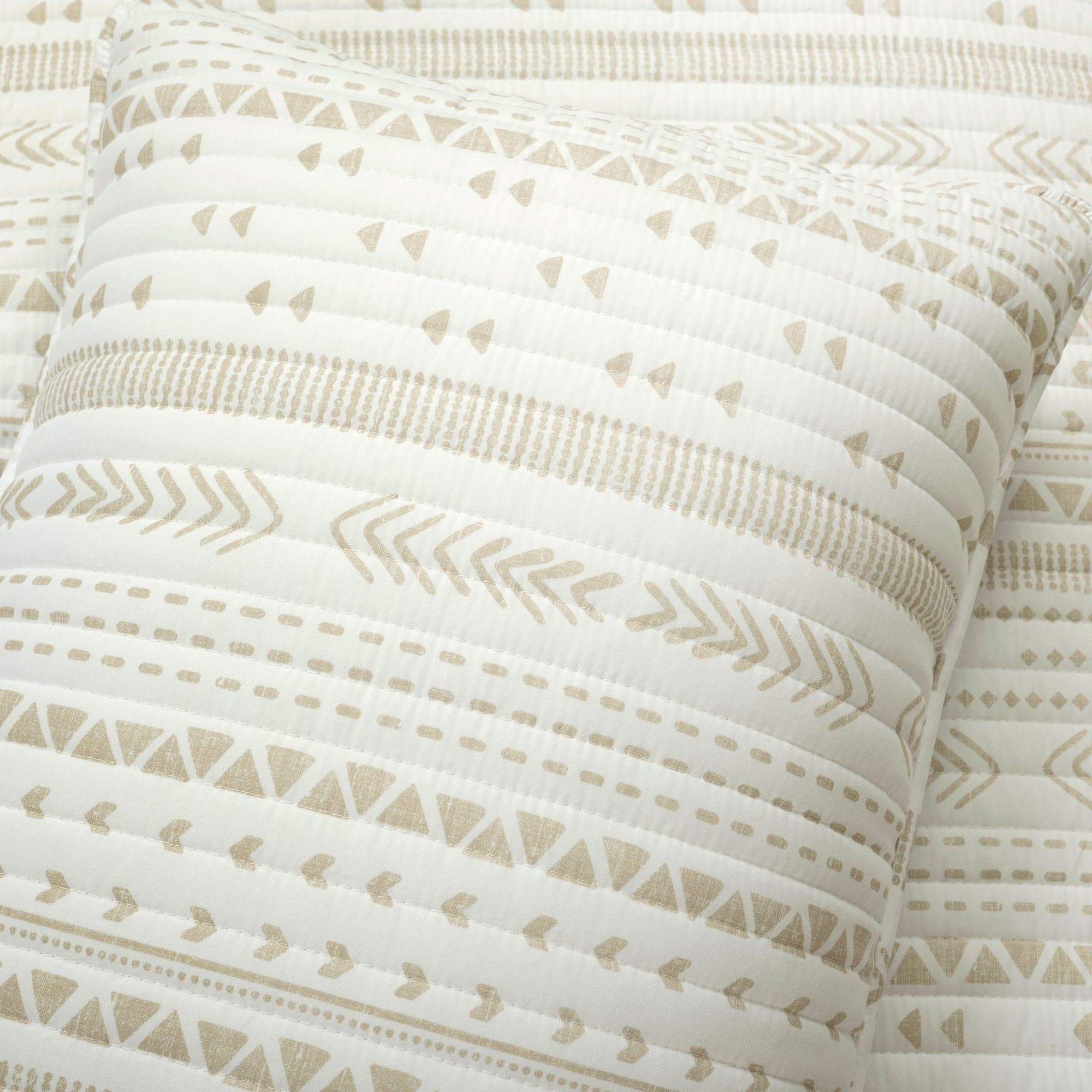 Hygge Stripe 3-Piece Quilt Set - Soft Bedding Comforter Cover for Queen Size Bed - Cozy Home Decor for Bedroom & Guest Room