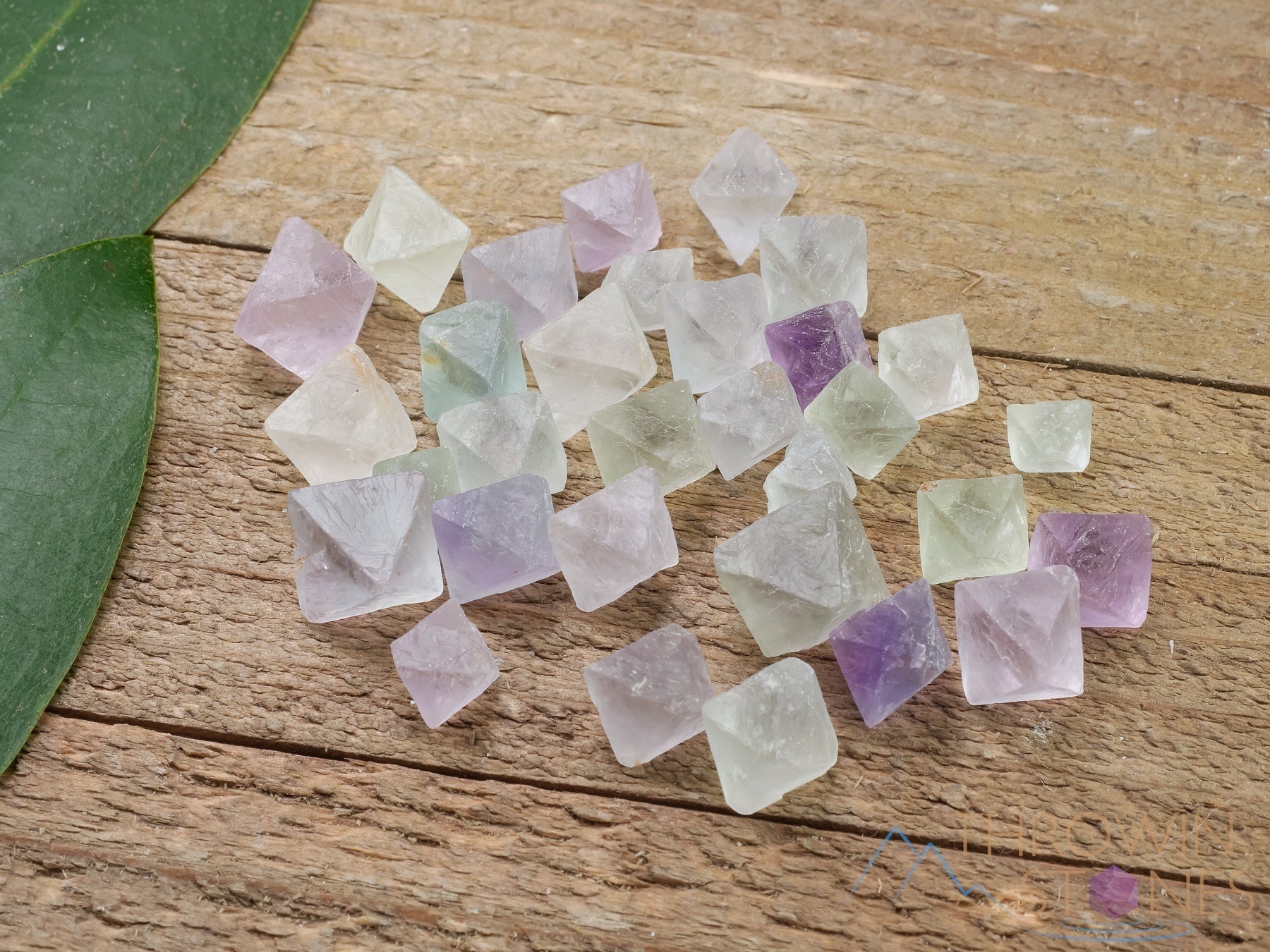 Natural Raw FLUORITE Crystal Octahedron - Healing Stone for Meditation, Chakra Balancing & Energy Work | Metaphysical Decor, Mineral Specimen Collection | Perfect for Home, Office & Spiritual Space (E1234)