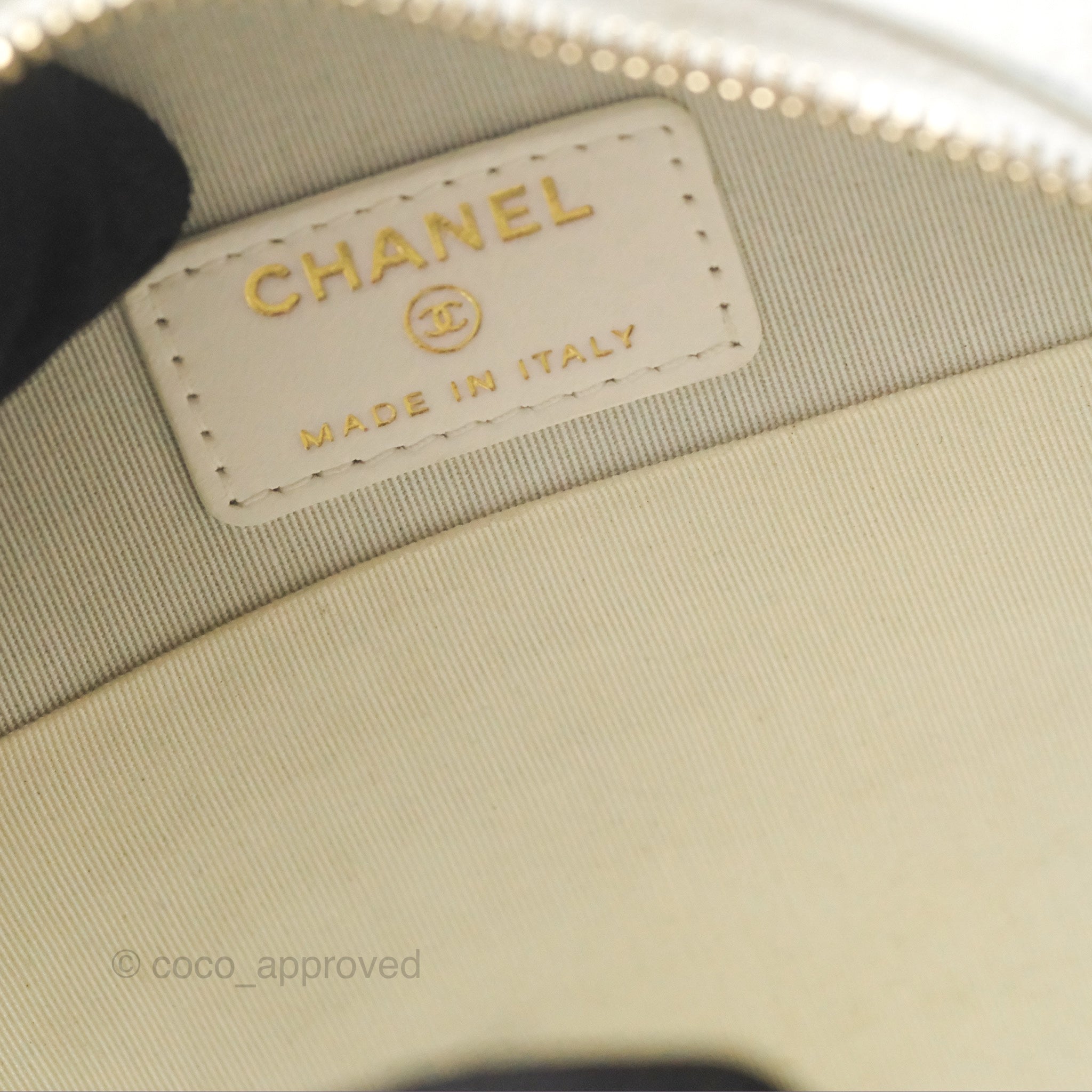 Chanel 19 Round Clutch With Chain - White Glazed Calfskin & Mixed Hardware Bag - Perfect for Evening Parties, Date Nights & Luxury Fashion Accessories