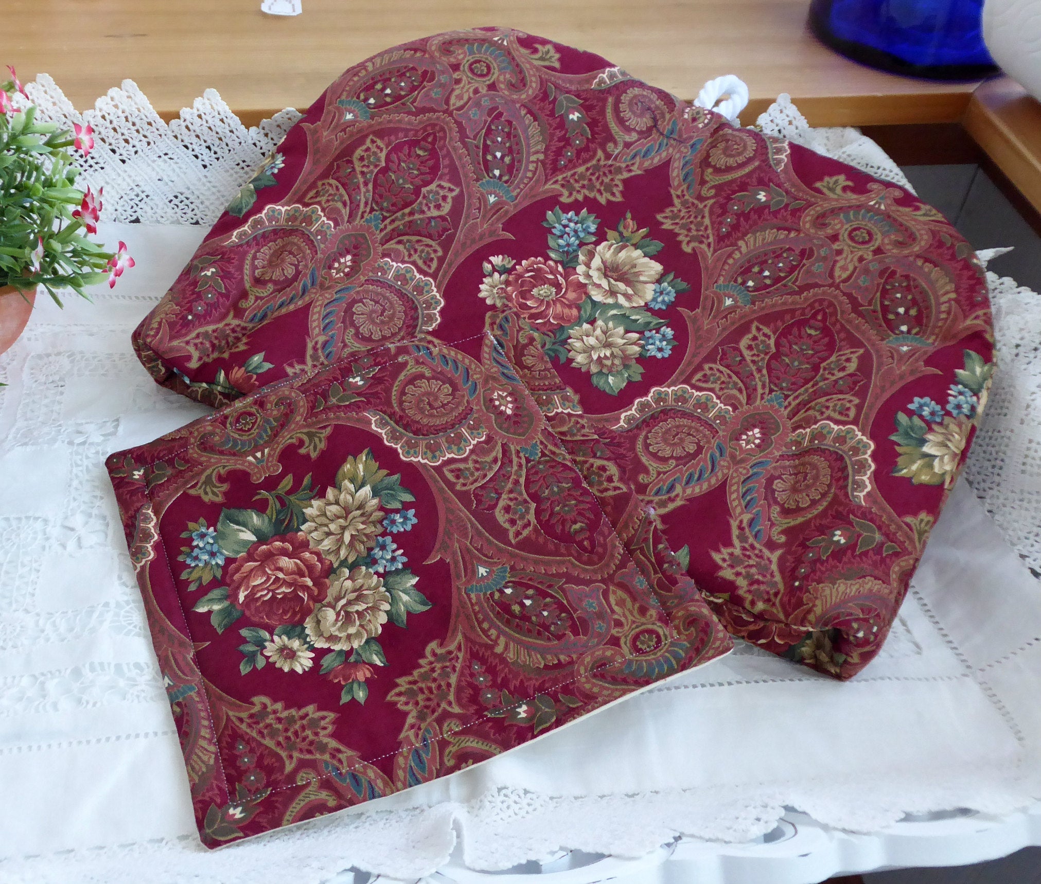 Handmade Red Paisley Floral Tea Cozy with Trivet - Insulated Tea Pot Cover - Perfect for Afternoon Tea, English Tea Parties & Kitchen Decor