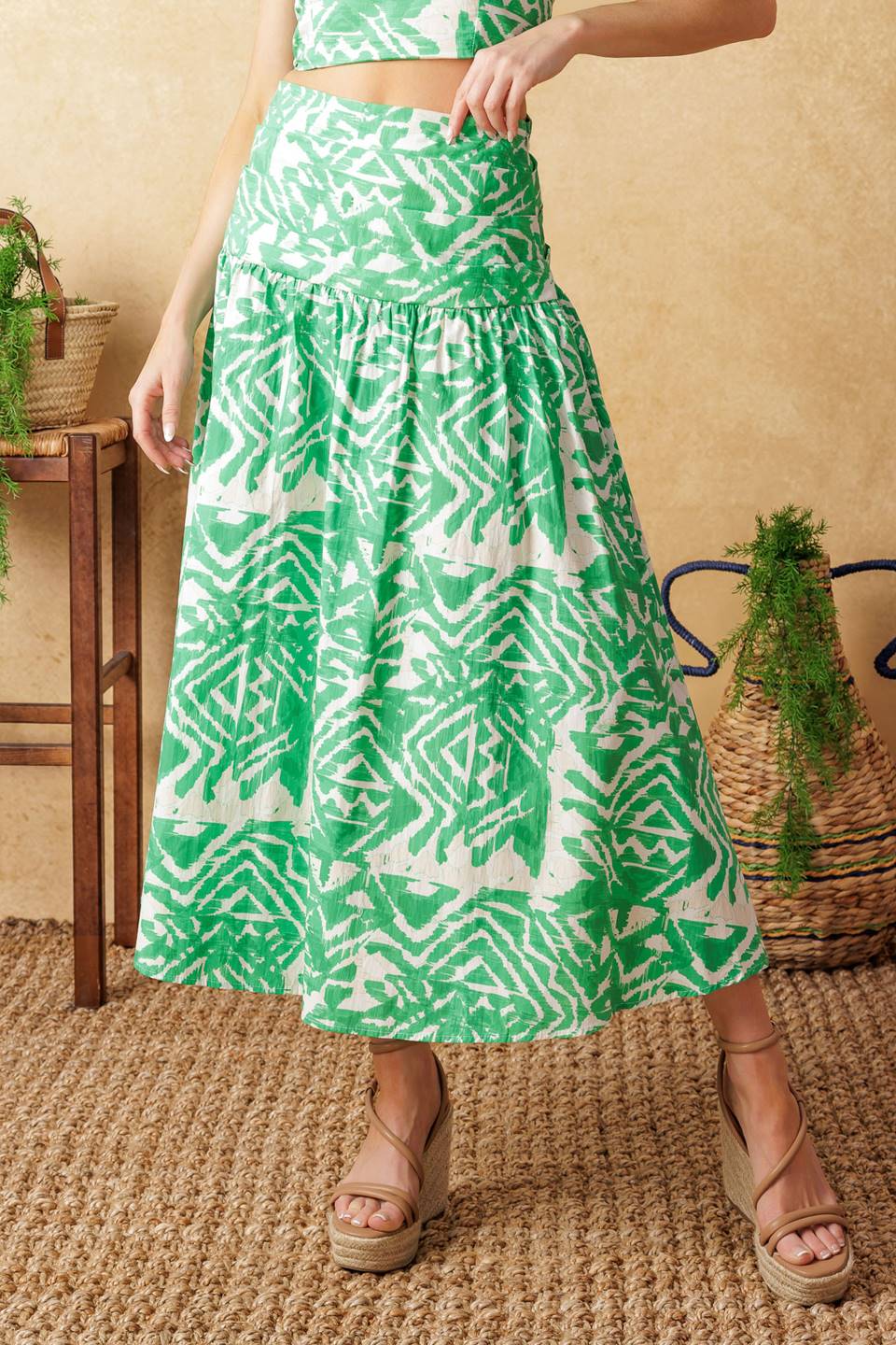 Stylish Crop Top & Skirt Set for Women - Trendy Summer Outfit for Casual Wear, Beach Vacation & Party