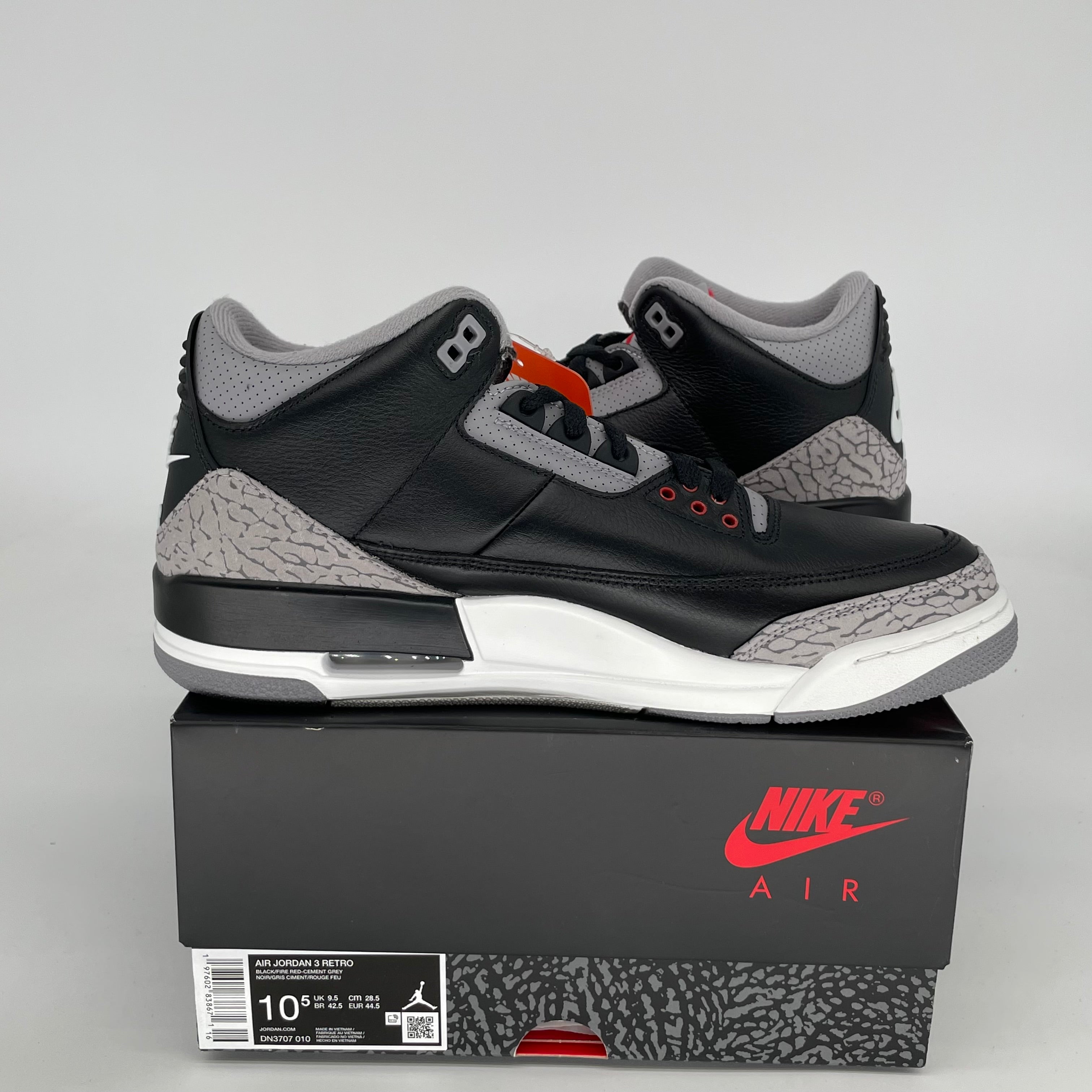 Original Air Jordan 3 Retro 'Black Cement' Men's Basketball Shoes Size 10.5 (DN3707-010) - Classic Sneakers for Streetwear & Basketball Performance