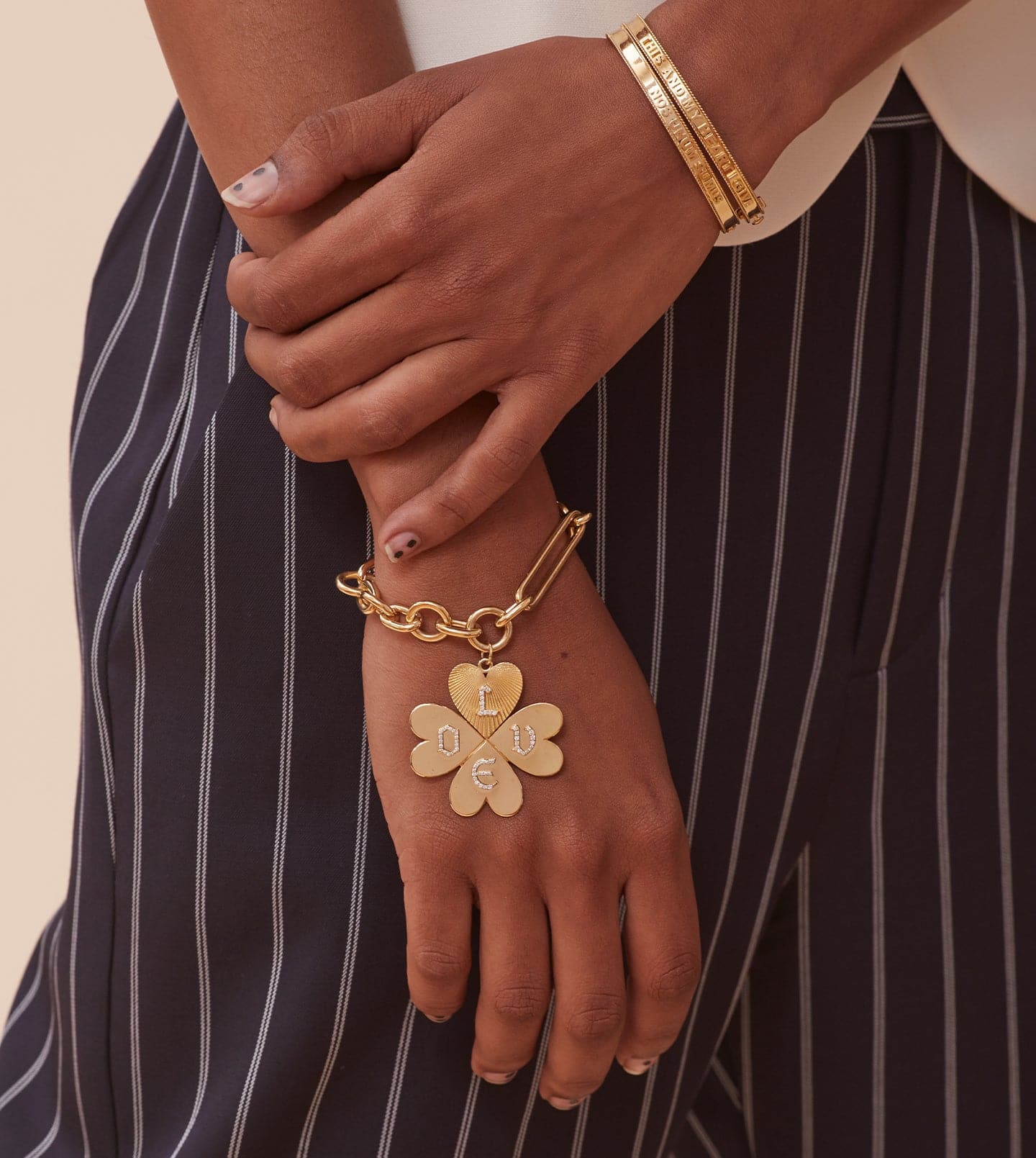 Custom Oversized Clover Charm Bracelet with Mixed Beads - Adjustable Fashion Jewelry for Women, Gift for St. Patrick's Day, Birthday & Everyday Wear