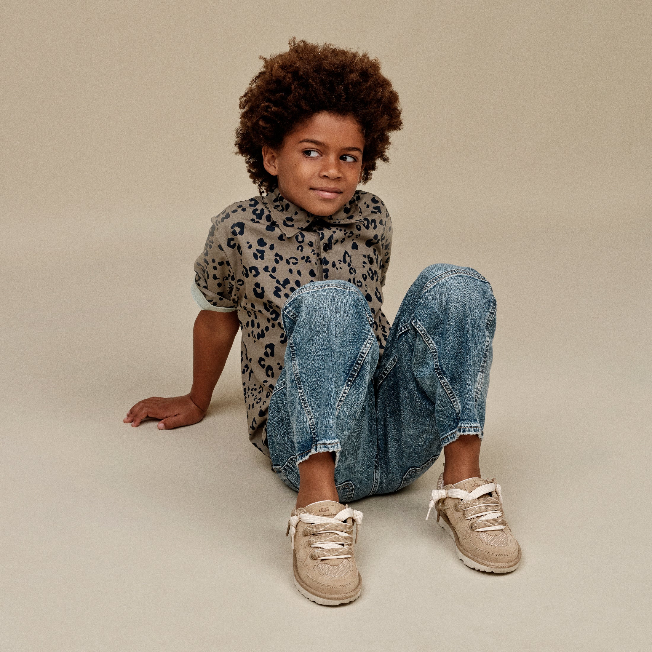UGG Kids' Lo Lowmel Boots - Comfortable & Stylish Winter Shoes for Boys & Girls - Perfect for School, Outdoor Play & Cold Weather Activities