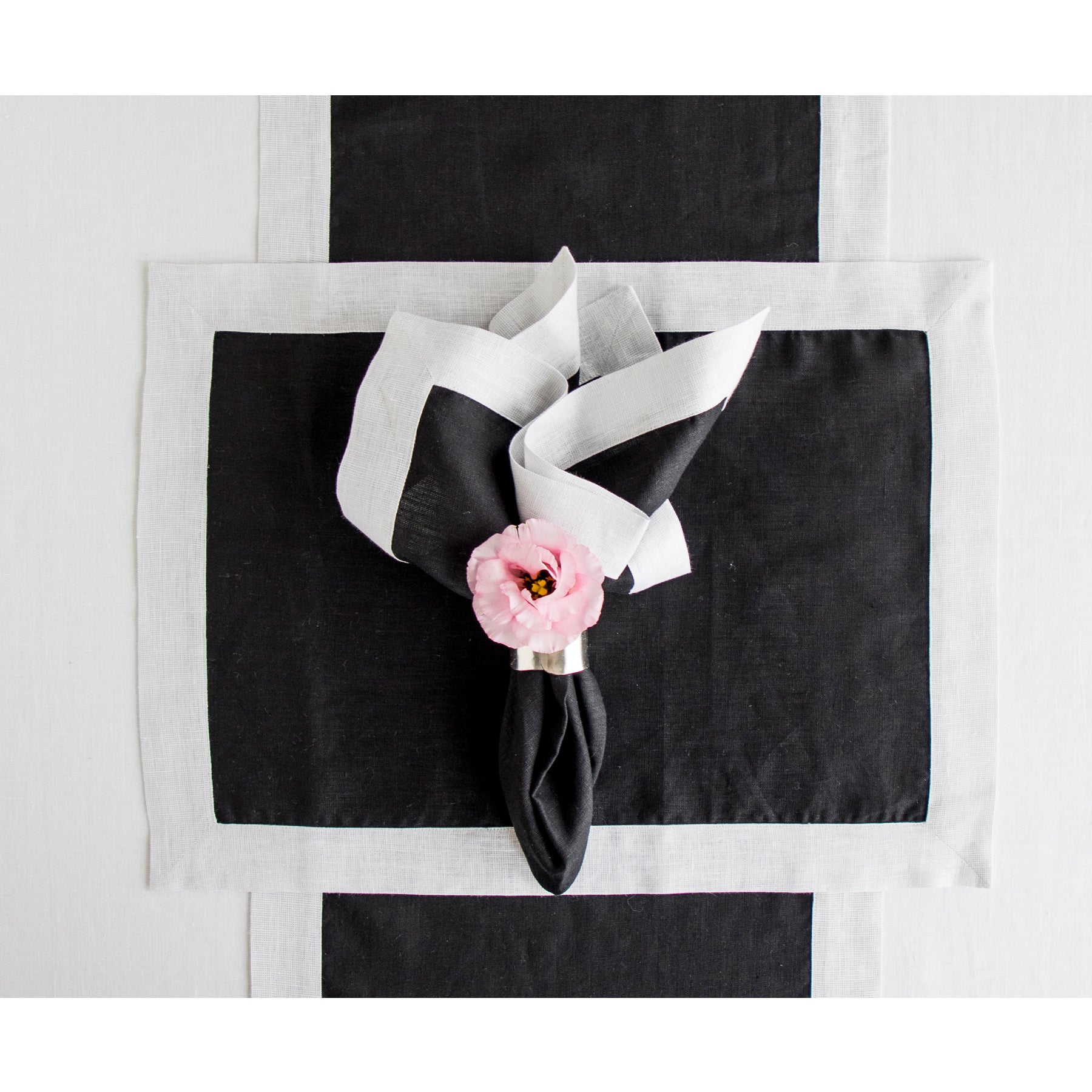 Festive Edge Napkins - Set of 4 Premium Cotton Dinner Napkins for Holiday Parties, Thanksgiving & Christmas Dinner Table Decor - Perfect for Fine Dining & Special Occasions