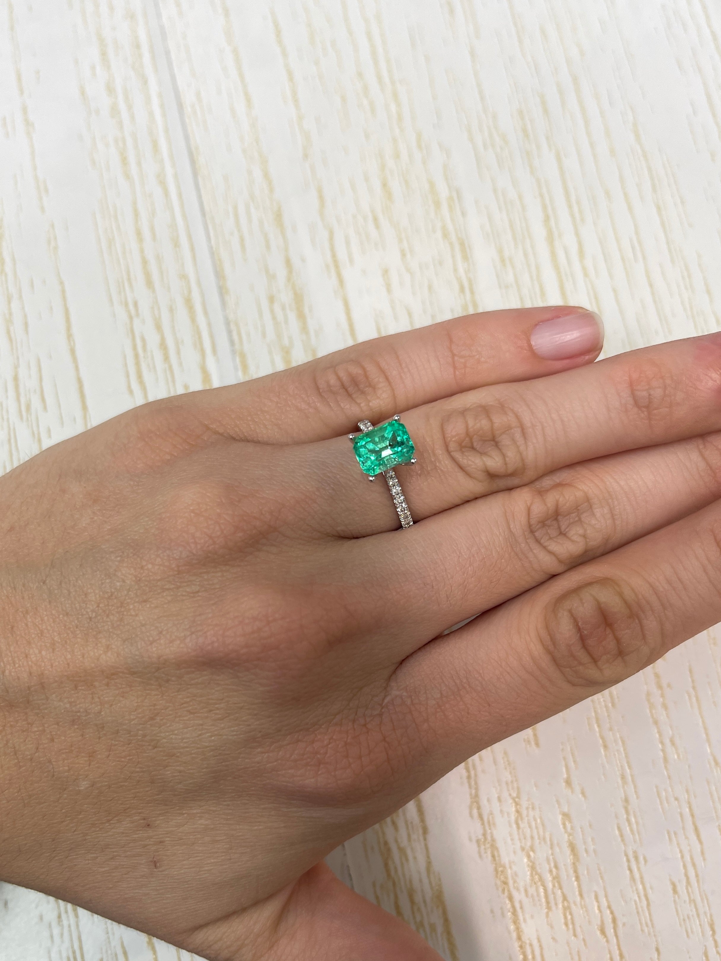 2.07 Carat 9x7mm Muzo Green Natural Colombian Loose Emerald - Emerald Cut Gemstone for Jewelry Making, Engagement Rings & Luxury Gifts