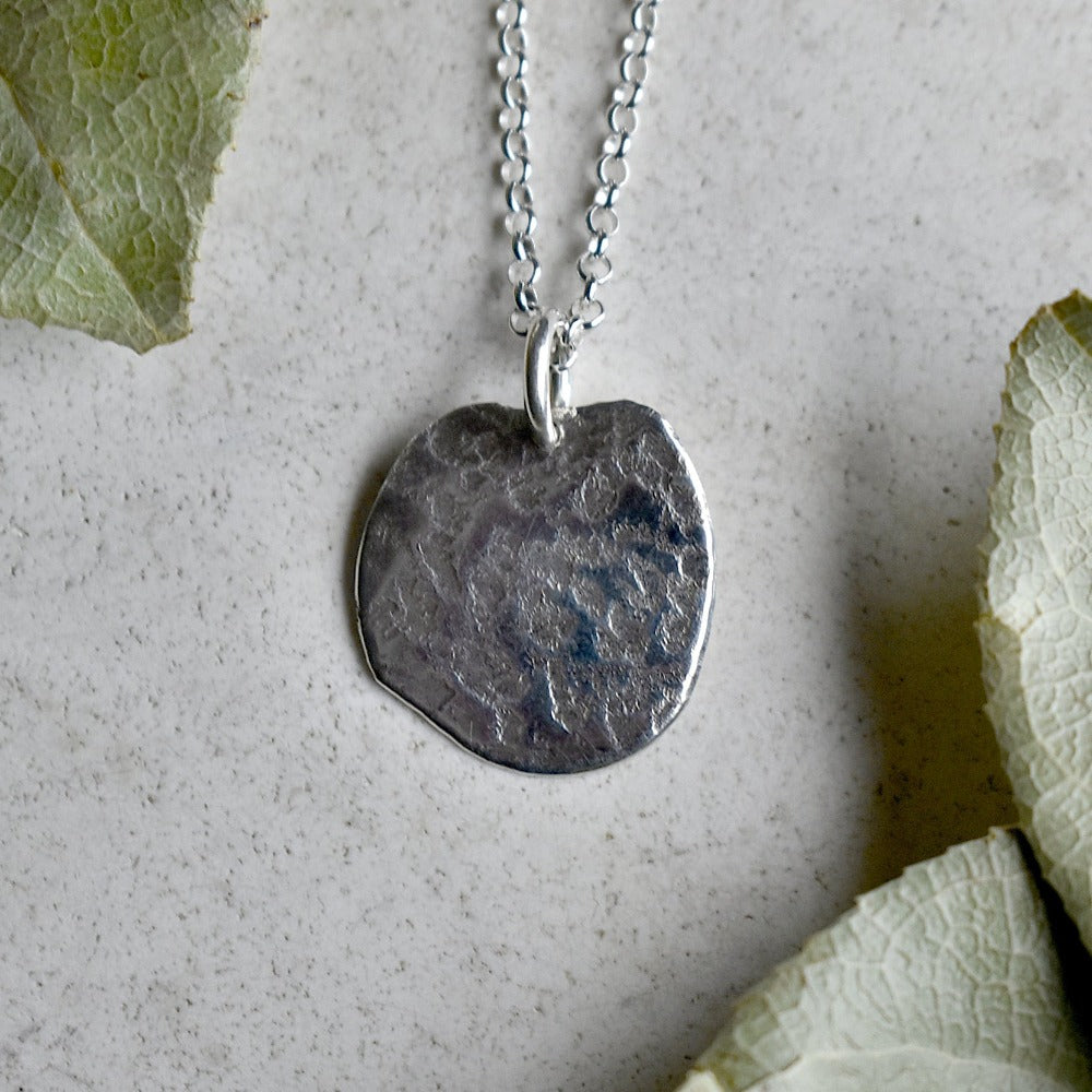 Concrete Small Patterned Pendant Necklace - Minimalist Geometric Jewelry for Women - Perfect for Everyday Wear & Gift Giving