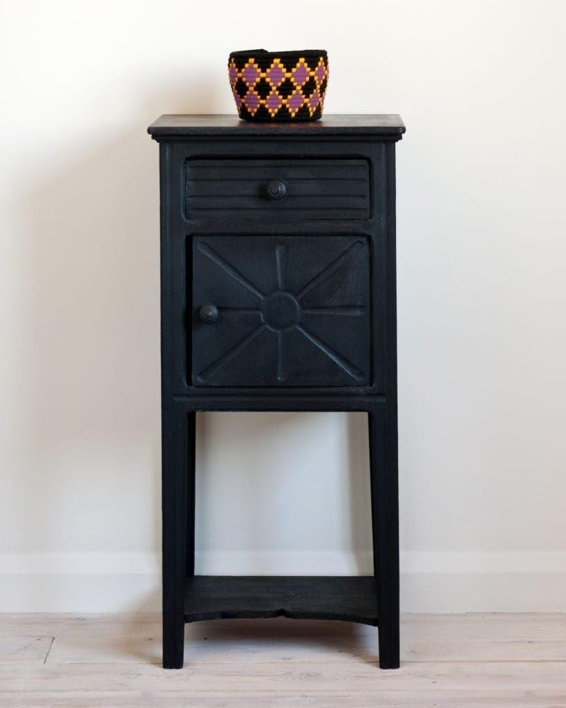 Annie Sloan Chalk Paint - Athenian Black (1 Litre) | Premium Matte Finish for Furniture, Cabinets & Home Decor | DIY Chalk Paint Projects & Upcycling Ideas