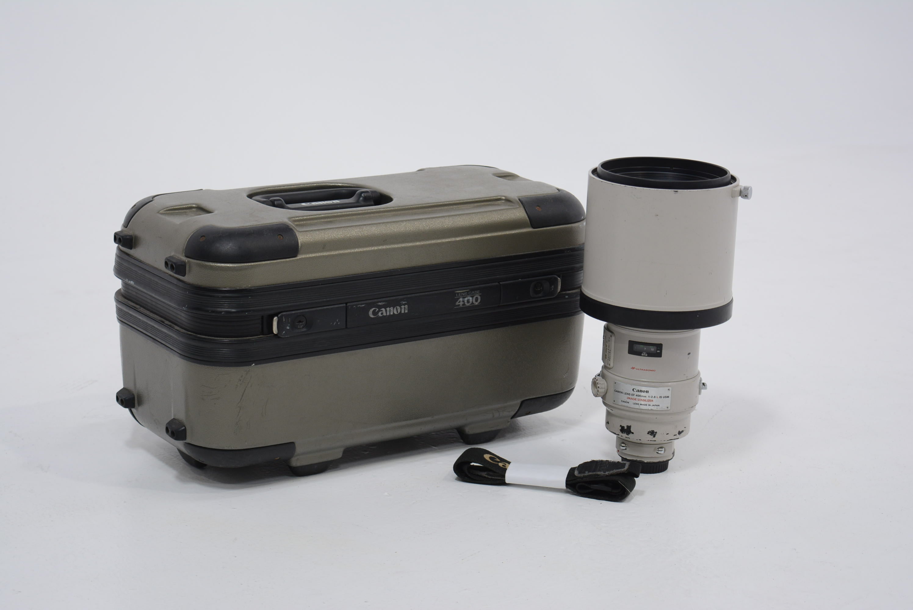 Canon EF 400mm f/2.8L IS USM Telephoto Lens - Professional Fast Aperture for Sports & Wildlife Photography (Used) - Perfect for Outdoor Action Shots and Low-Light Conditions