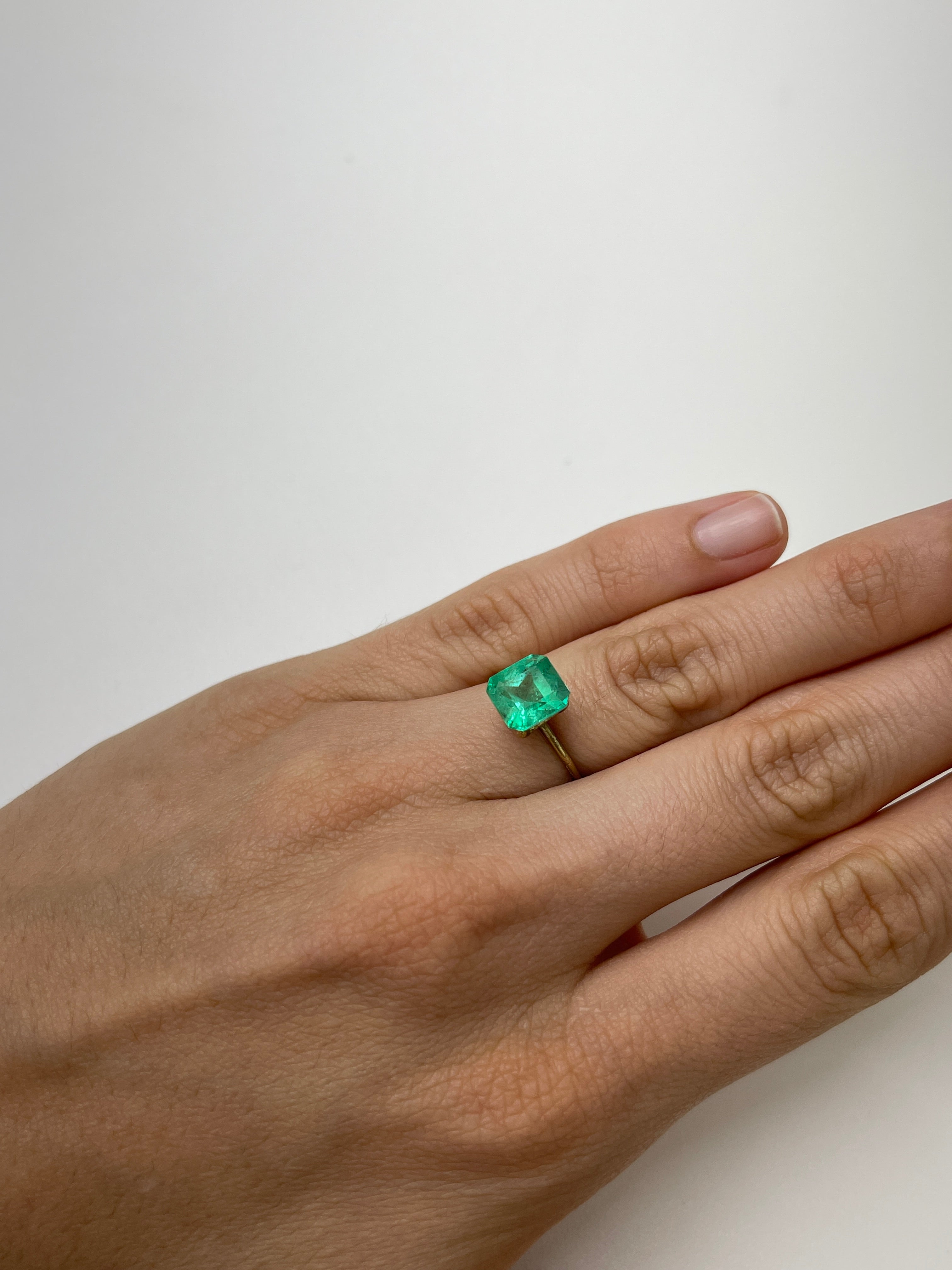 2.76 Carat 9x8mm Natural Colombian Emerald - Yellowish Green Loose Gemstone, Asscher Cut for Jewelry Making, Engagement Rings & Luxury Gifts