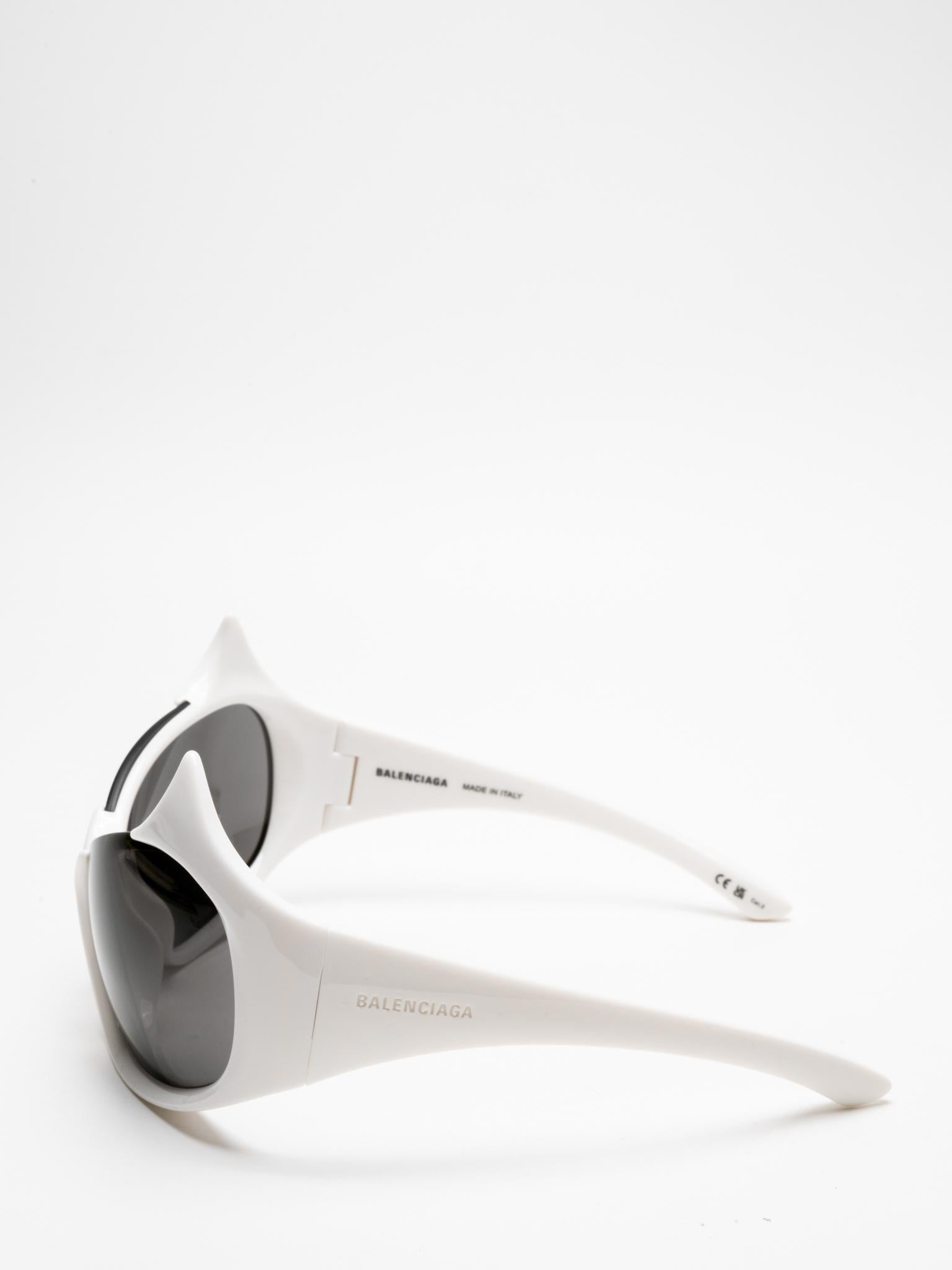 BALENCIAGA GOTHAM CAT BB0284S 003 Sunglasses - Luxury Designer Shades for Women & Men | Perfect for Outdoor Activities, Fashion Events & Travel Accessories