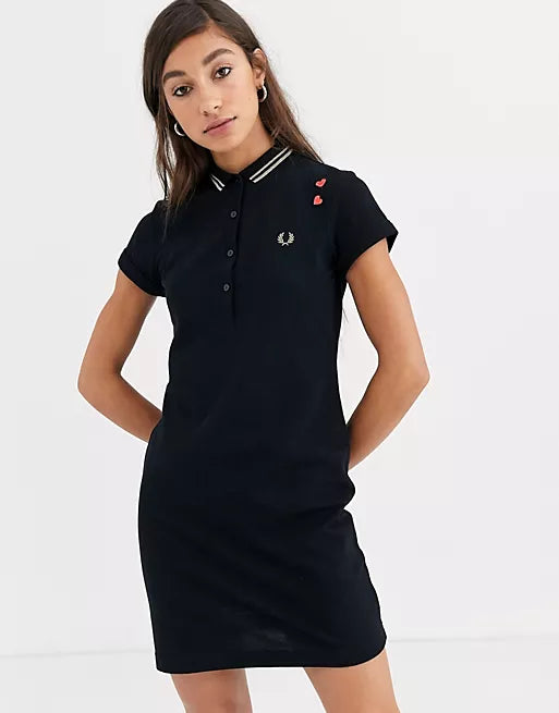 Amy Winehouse Black Twin Tipped Fred Perry Dress - Vintage Mod Style Polo Dress for Women, Perfect for Concerts, Parties & Retro Fashion Events