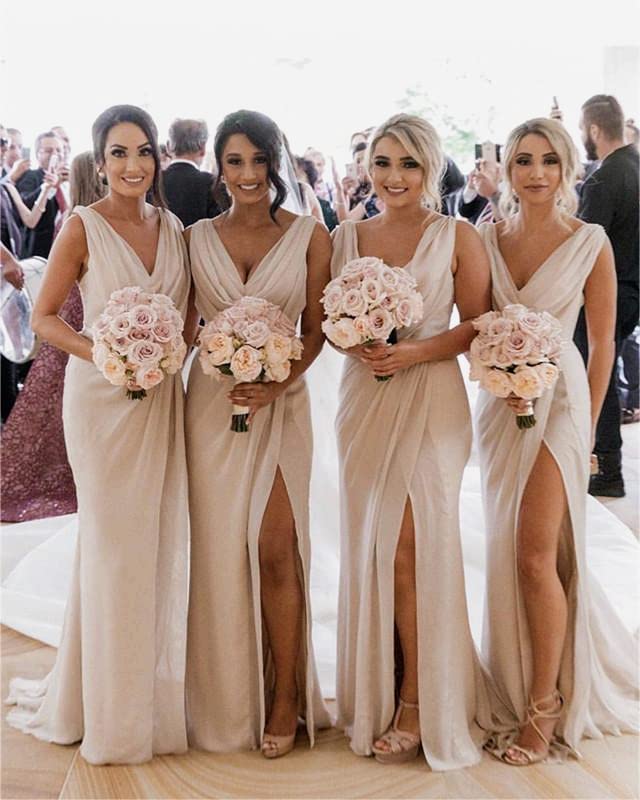 Elegant Lavender V-Neck Chiffon Bridesmaid Dress with Thigh Slit - Formal Evening Gown for Weddings, Prom & Special Occasions - Size 4 | Perfect for Wedding Parties, Cocktail Events & Formal Dinners
