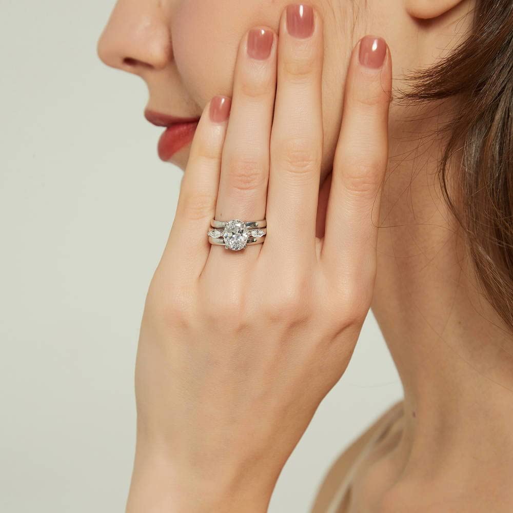 BERRICLE Sterling Silver 3-Stone Oval Cut Cubic Zirconia Engagement Ring Set for Women - 2.5 Carat CZ Wedding Band, Rhodium Plated, Size 4-10 - Perfect for Proposals, Anniversaries & Special Occasions