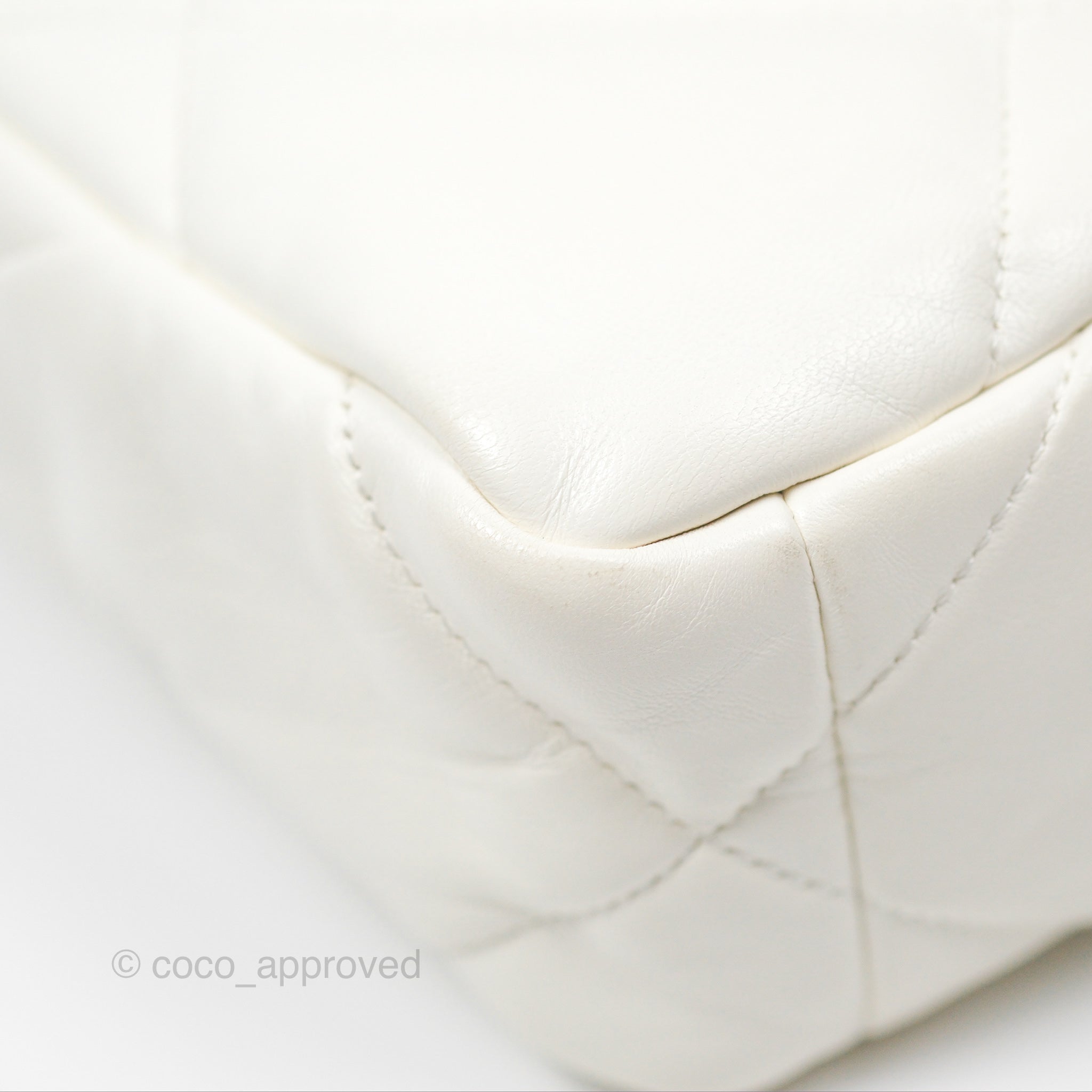 Chanel 19 Small Handbag in Ivory White Lambskin Leather with Mixed Hardware - Luxury Crossbody Bag for Women, Perfect for Date Night & Special Occasions