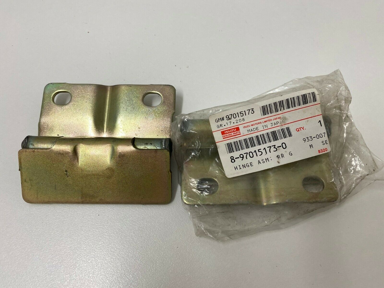 Genuine Holden KB & TF Rodeo 1987-1996 Tailgate Hinges Pair - Durable Replacement Parts for Pickup Truck Tailgate Repair & Maintenance