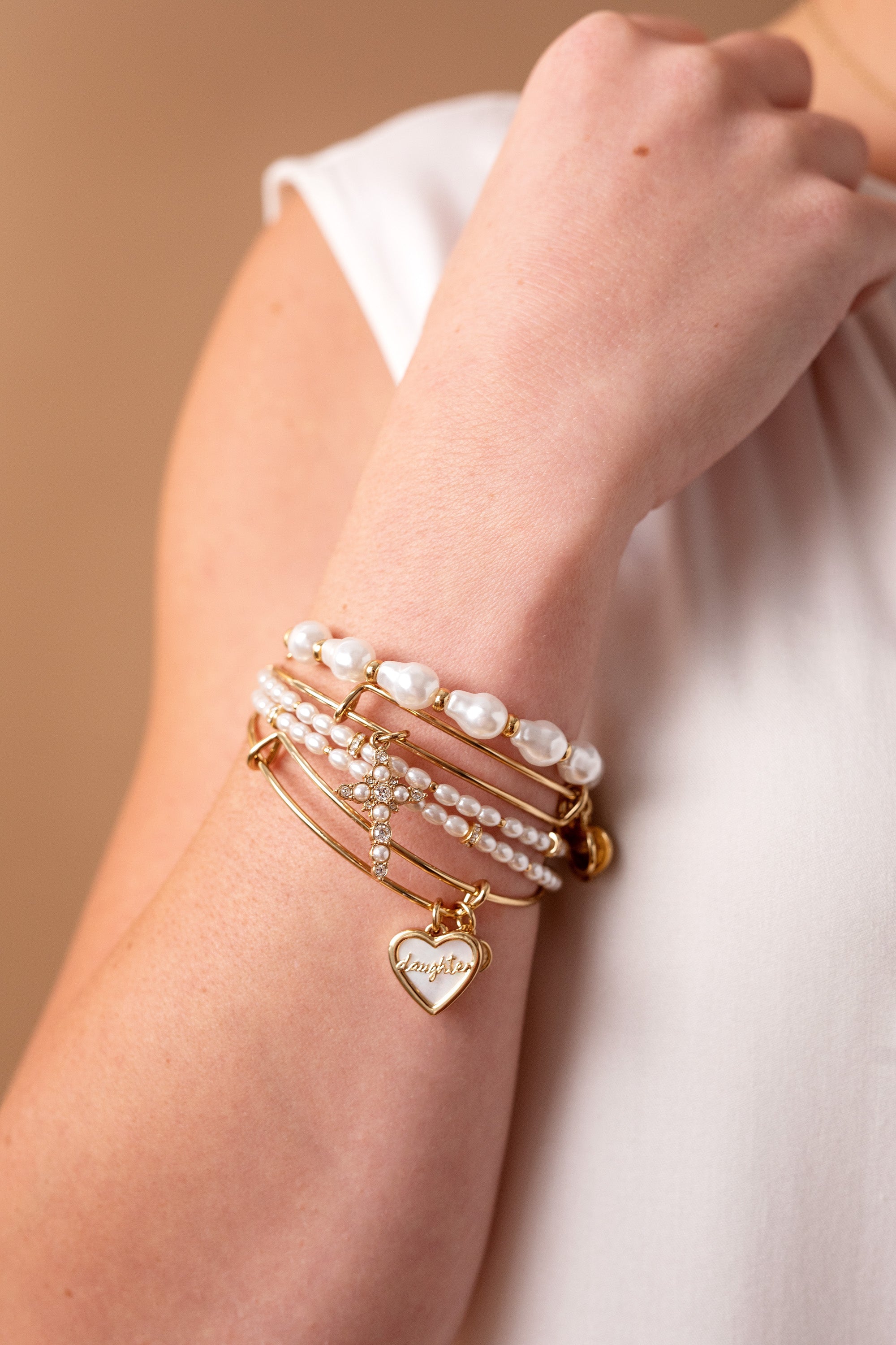 Elegant Baroque Pearl Beaded Bangle Bracelet for Women - Vintage Style Pearl Jewelry Gift for Wedding, Party & Special Occasions