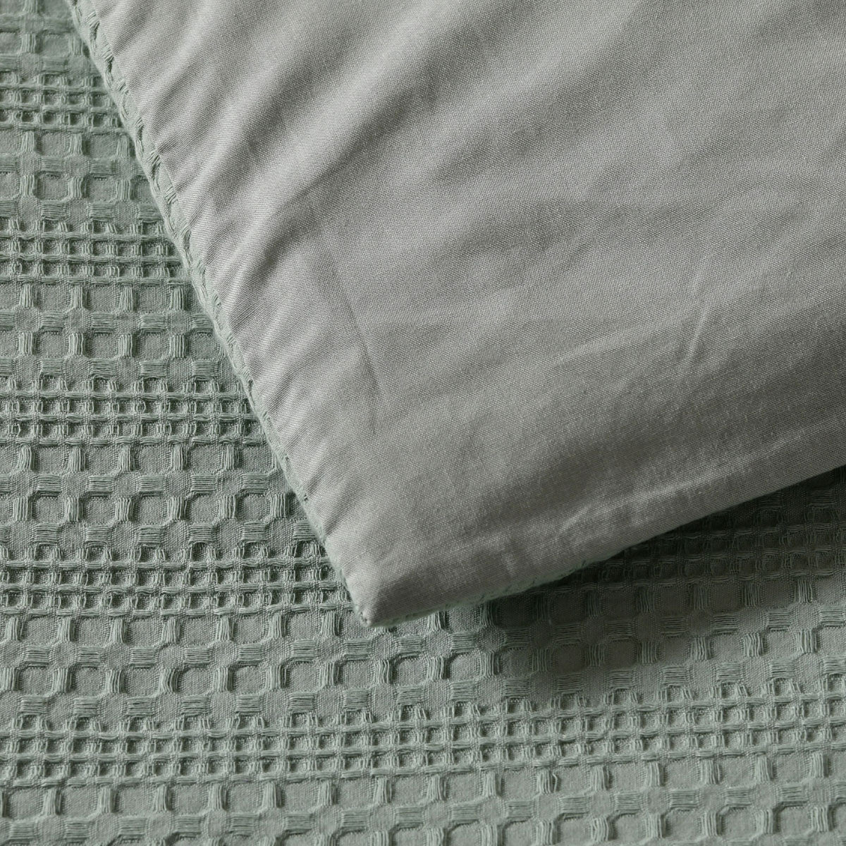 Bianca Kahlari Sage Green Waffle Weave Quilt Cover Set - Super King Size (200x200cm) - Breathable Cotton Bedding for Luxury Hotels & Master Bedrooms