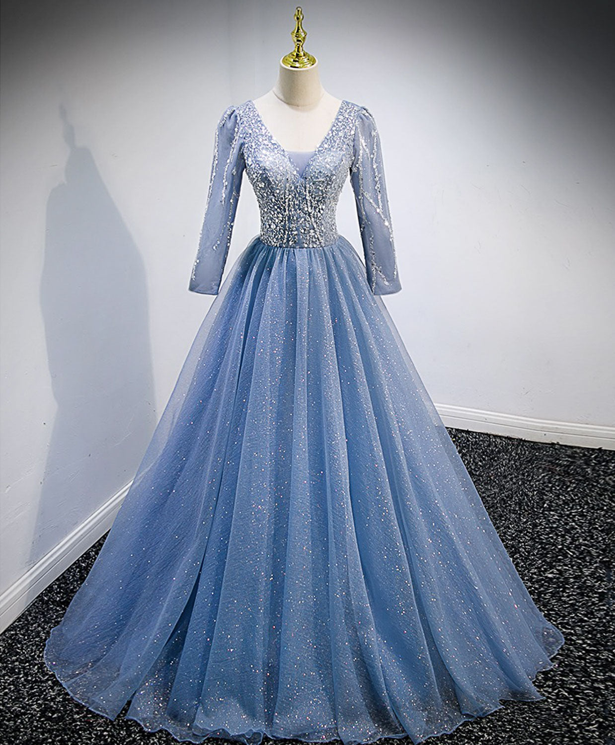 Elegant Blue V-Neck Tulle Lace Long Prom Dress with Sequin Beading - Perfect for Evening Gala, Homecoming Dance & Formal Occasions