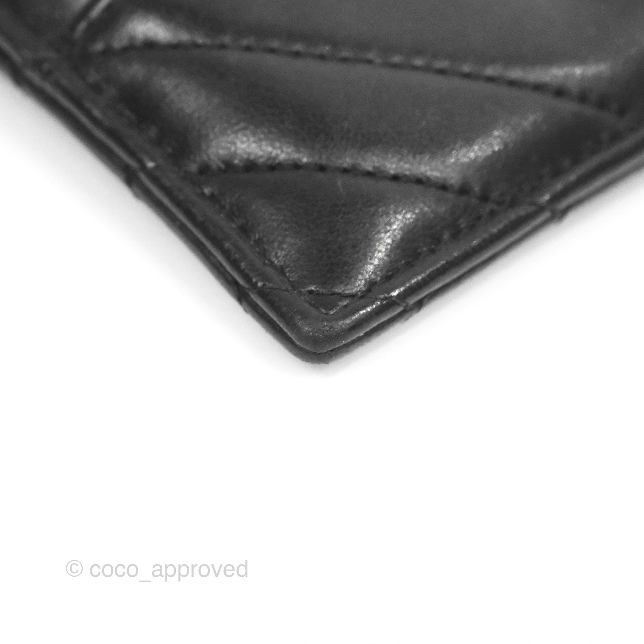 Chanel Chevron CC Zipped Card Holder in Black Lambskin with Silver Hardware - Luxury Compact Wallet for Everyday Use & Travel Essentials