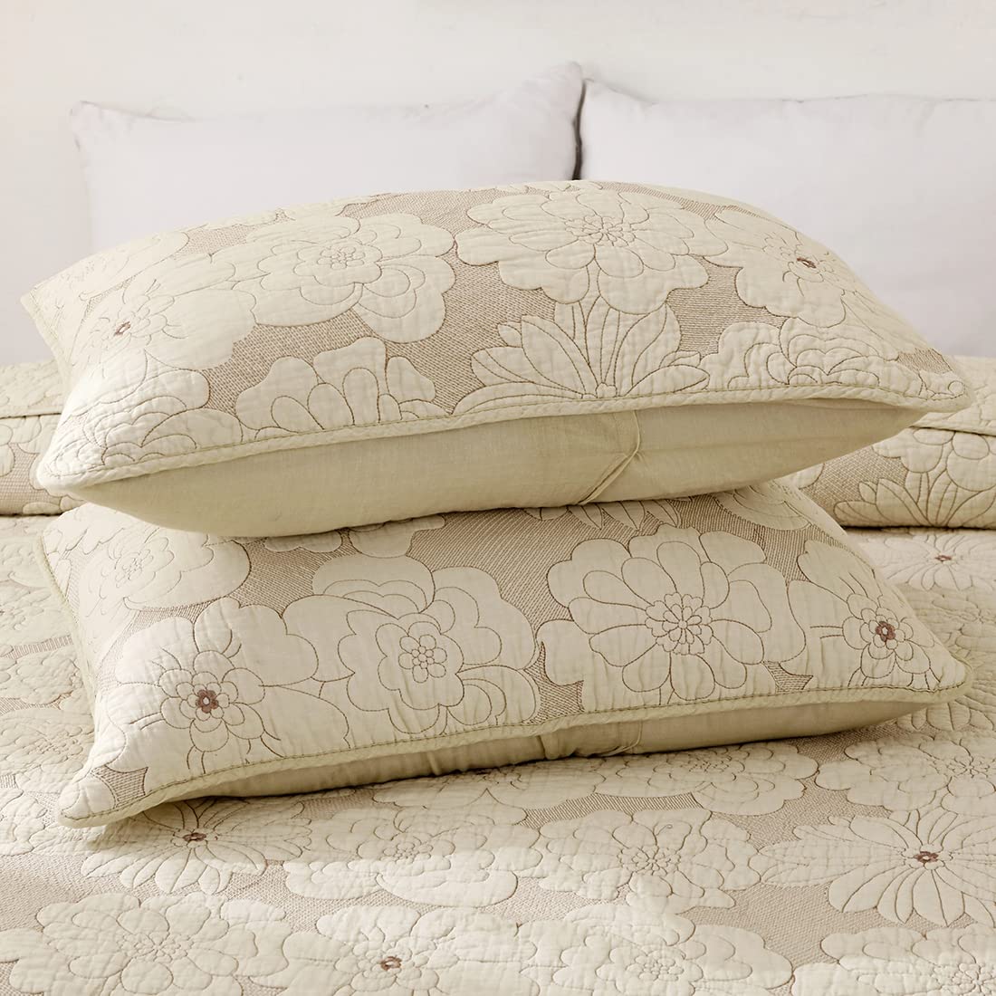 VCTOPS 3-Piece Bohemian Floral Embroidered Quilted Bedspread Set - Queen Size Farmhouse Style Beige Coverlet for Bedroom Decor, Perfect for Country Chic & Cozy Home Aesthetics