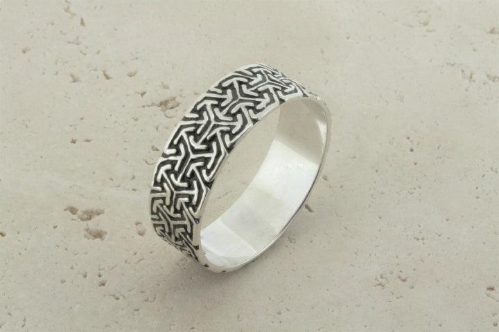 Geometric Silver Band Ring for Women - Elegant Minimalist Jewelry for Everyday Wear, Gift Giving & Special Occasions