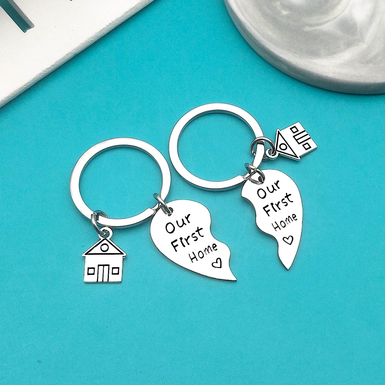 Xiahuyu New Home Keychain - Housewarming Gift for New Homeowners, First Home & Moving In Present - Perfect for House Keys, Welcome Gifts & New Home Decor