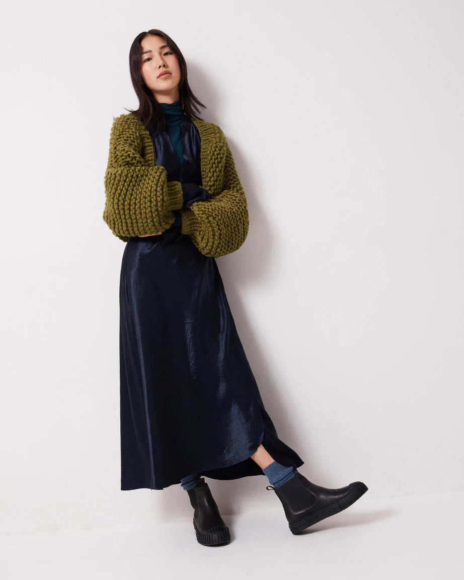 Barbar Chelsea Boots for Men & Women - Black Leather Ankle Boots - Stylish & Comfortable for Casual Outfits, Work & Outdoor Activities