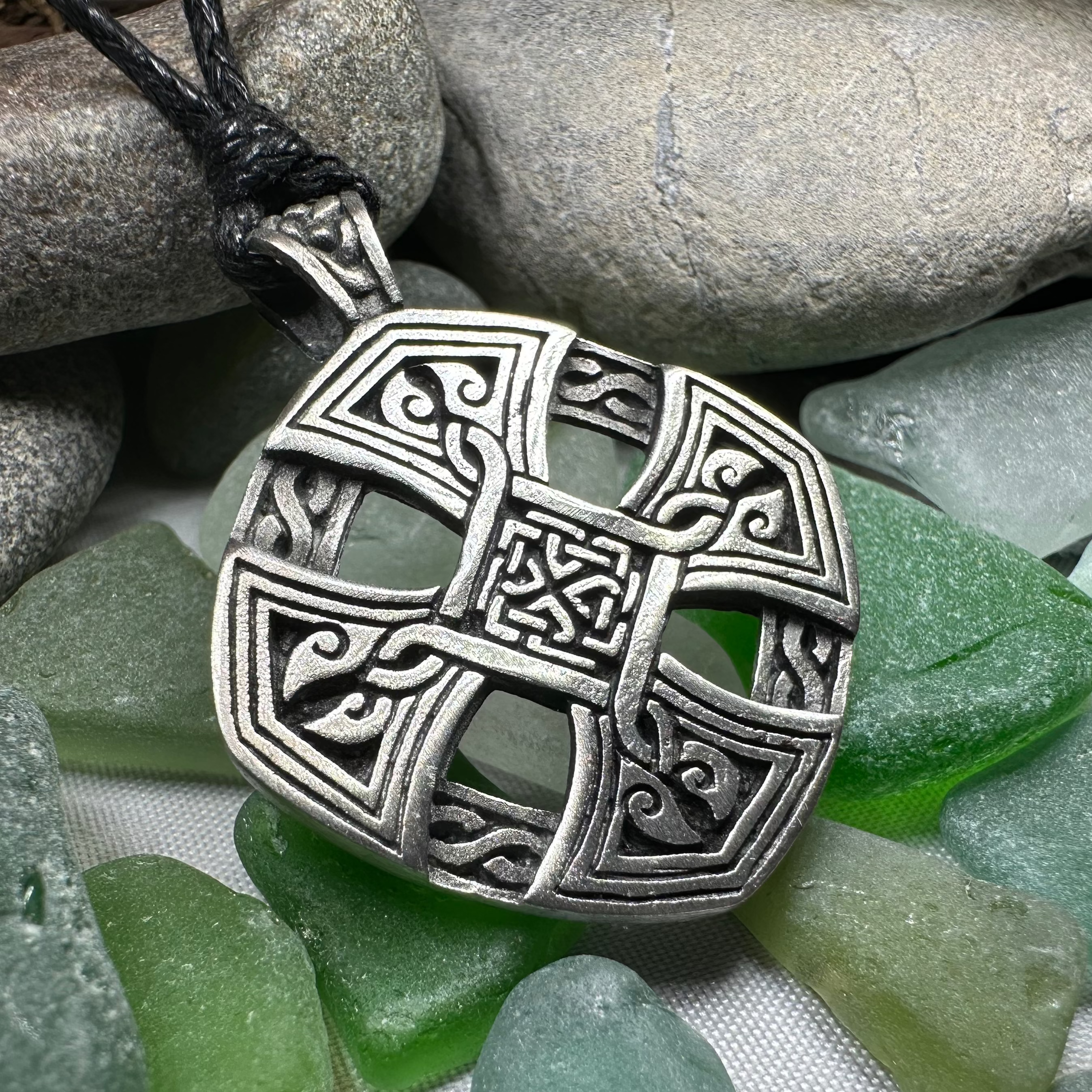 Celtic Cross Necklace for Women - Stainless Steel Eternal Love Pendant with 18