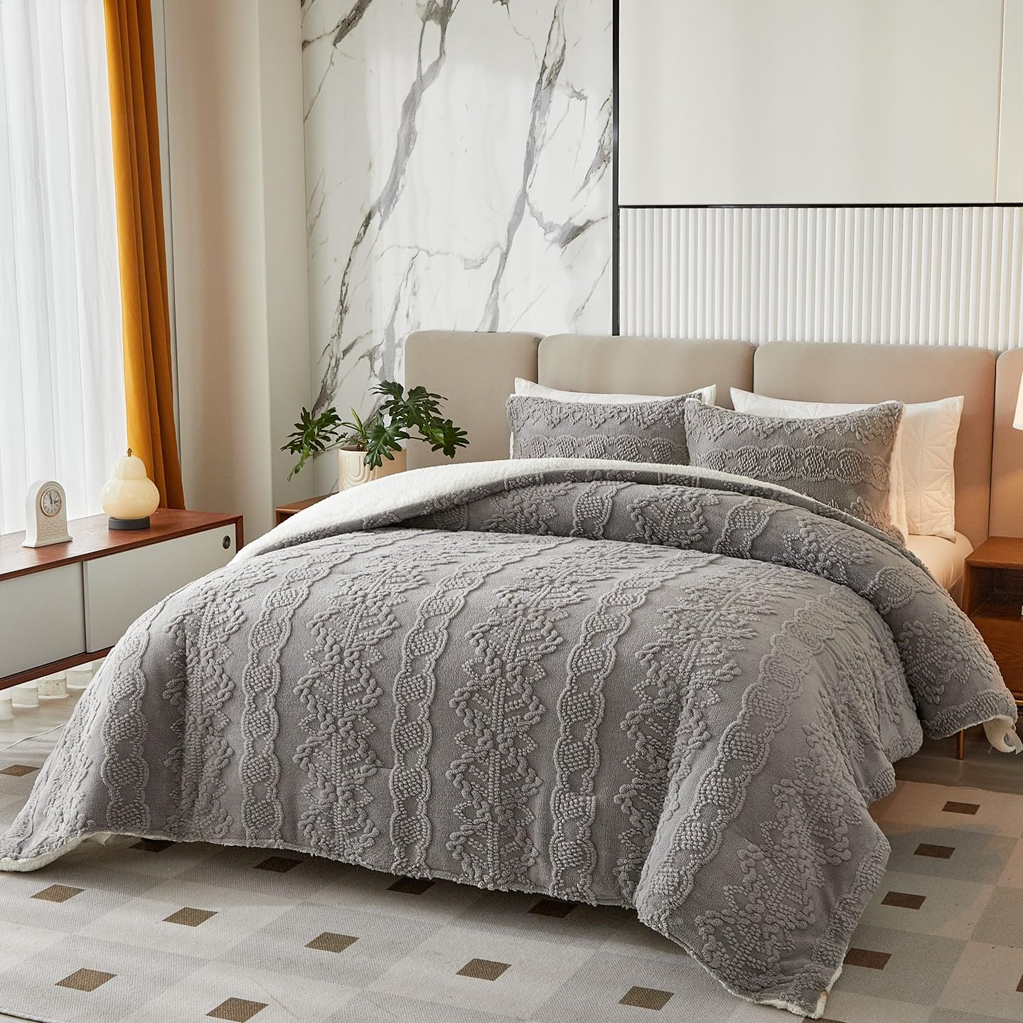 Luxury Flannel Fleece Sherpa King Size Comforter Set - Jacquard Boho Stripes Down Alternative Bedding, Ultra Soft & Warm Grey Winter Comforter (1 Comforter + 2 Pillow Shams) - Perfect for Cozy Bedrooms, Guest Rooms & Cold Weather Retreats