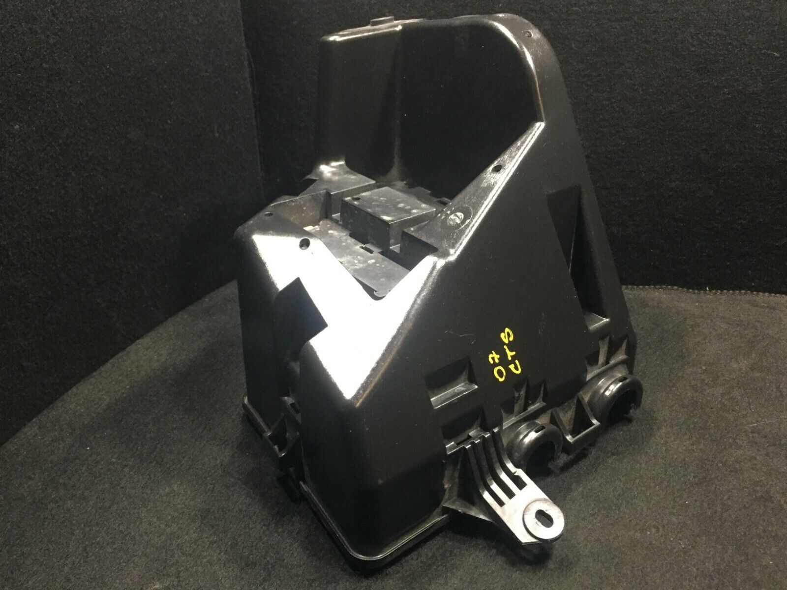 2004-2007 Cadillac CTS Under Hood Fuse Box Housing Holder OEM Replacement Part - Perfect for Electrical System Maintenance & Car Repair