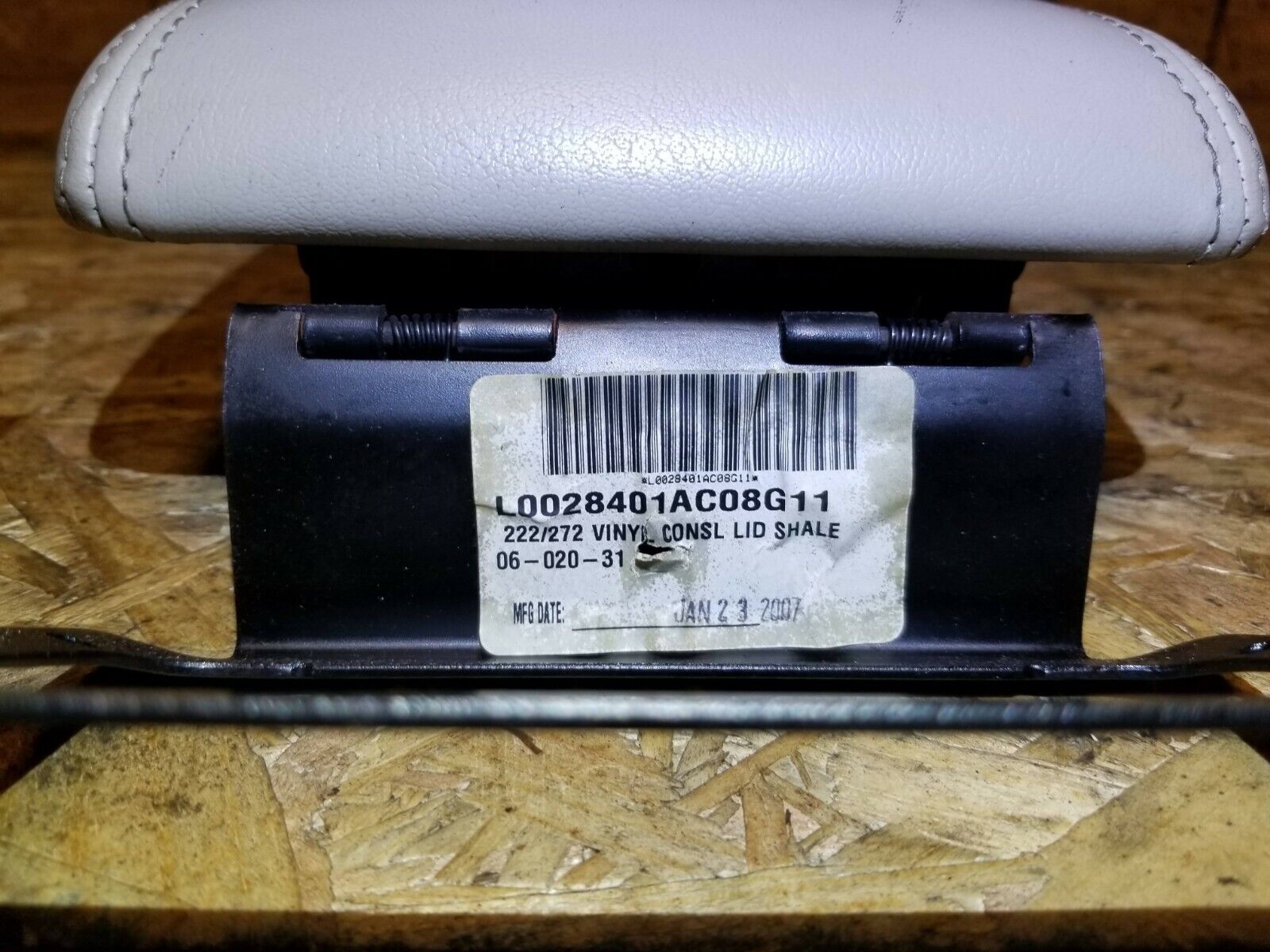 2006-2011 Cadillac DTS OEM Armrest Lid Replacement - Perfect for Interior Repair & Upgrade | Car Accessories for Luxury Sedan Comfort