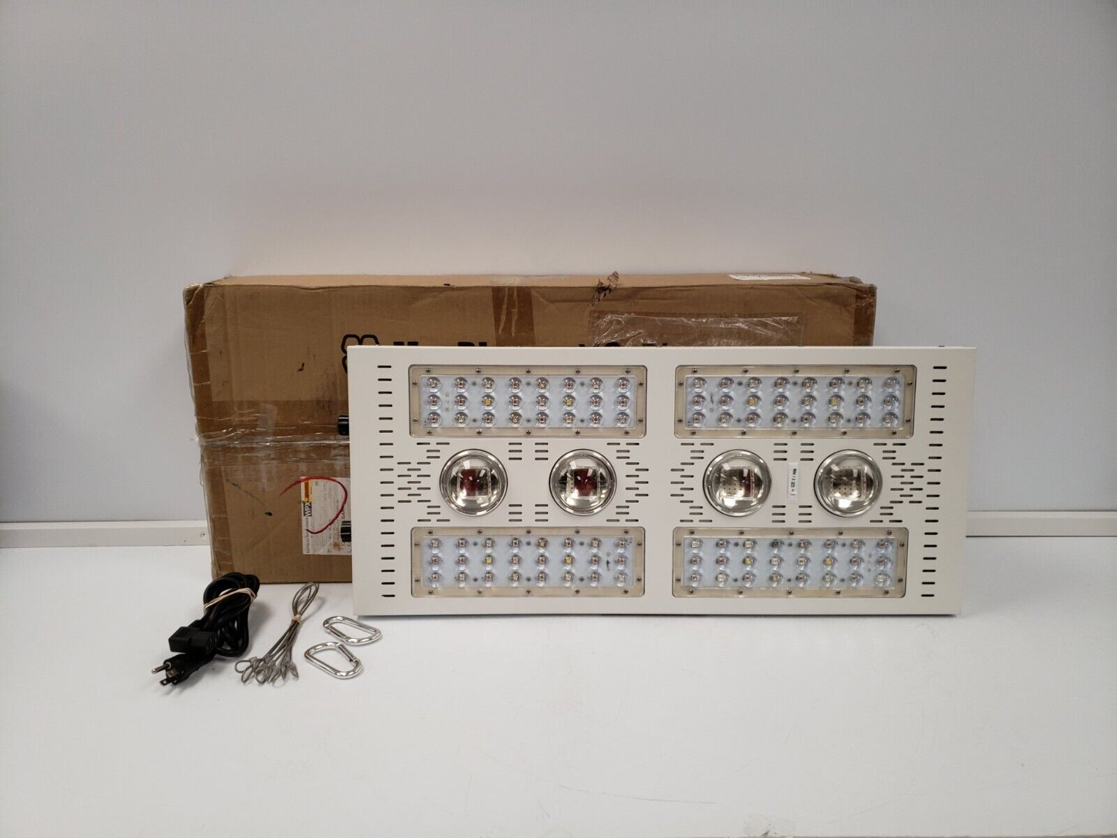Maxbloom X8 Plus Full Spectrum LED Grow Light for Indoor Plants - Hydroponics, Greenhouse & Home Gardening