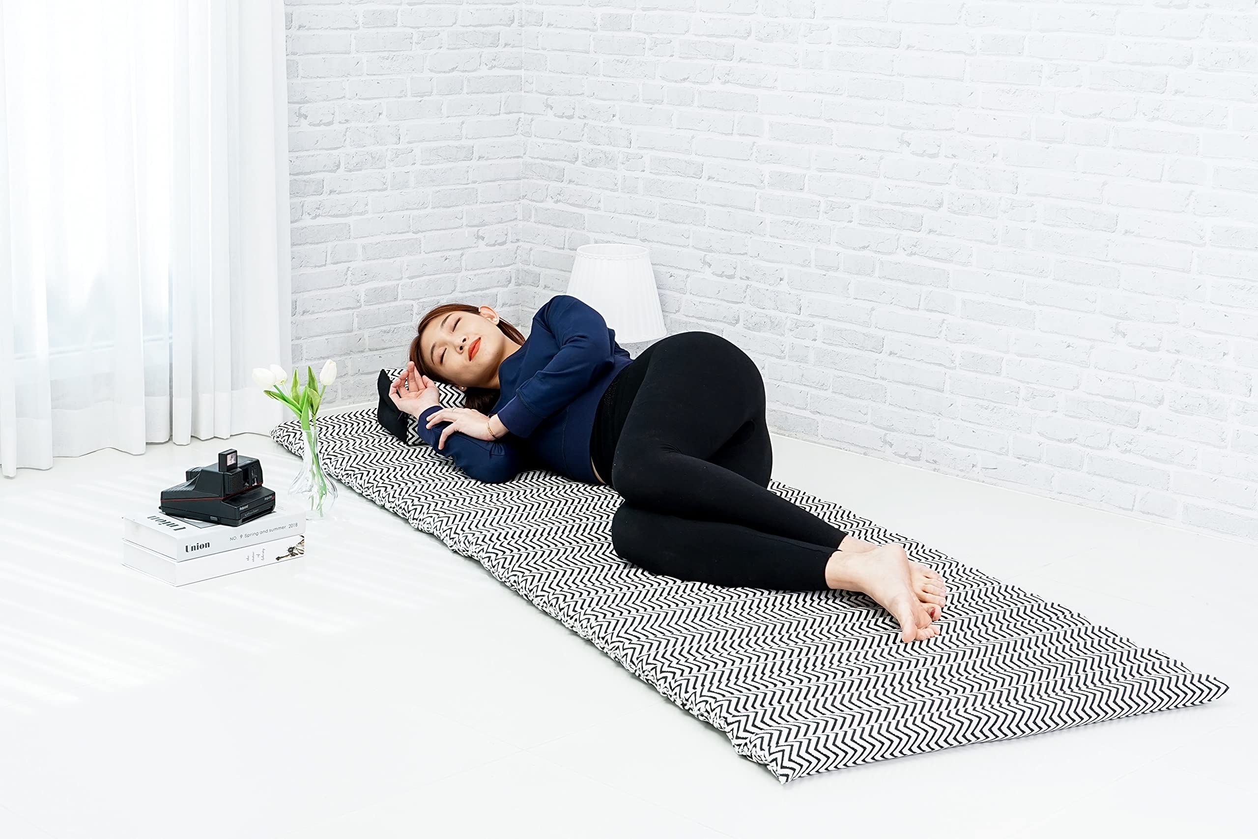 Leewadee Foldable Floor Mattress - Japanese Roll Up Futon & Trifold Tatami Mat - Guest Bed & Camping Mattress - Kapok Filled 75