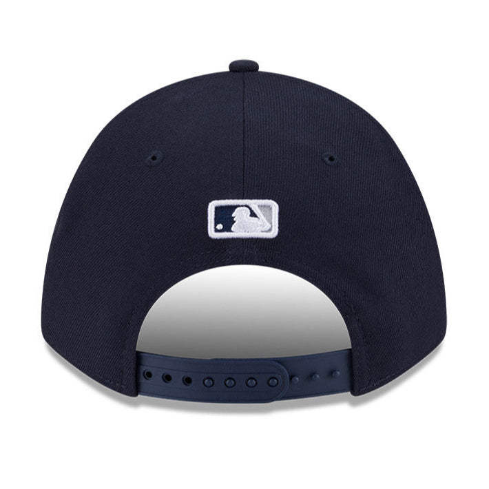 New Era 9Forty M Crown New York Yankees Snapback Baseball Cap - Navy Blue Adjustable Hat for Men & Women - Perfect for Baseball Games, Streetwear & Casual Outfits